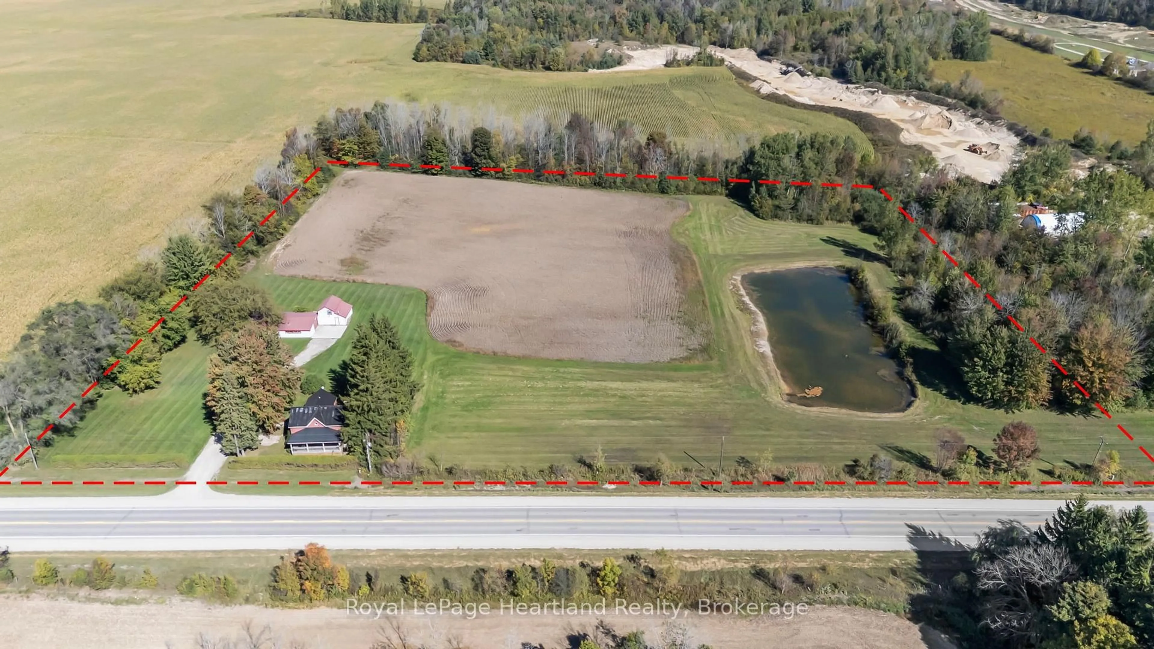 A pic from outside/outdoor area/front of a property/back of a property/a pic from drone, water/lake/river/ocean view for 78 Bruce Rd 86, Huron-Kinloss Ontario N0G 2W0