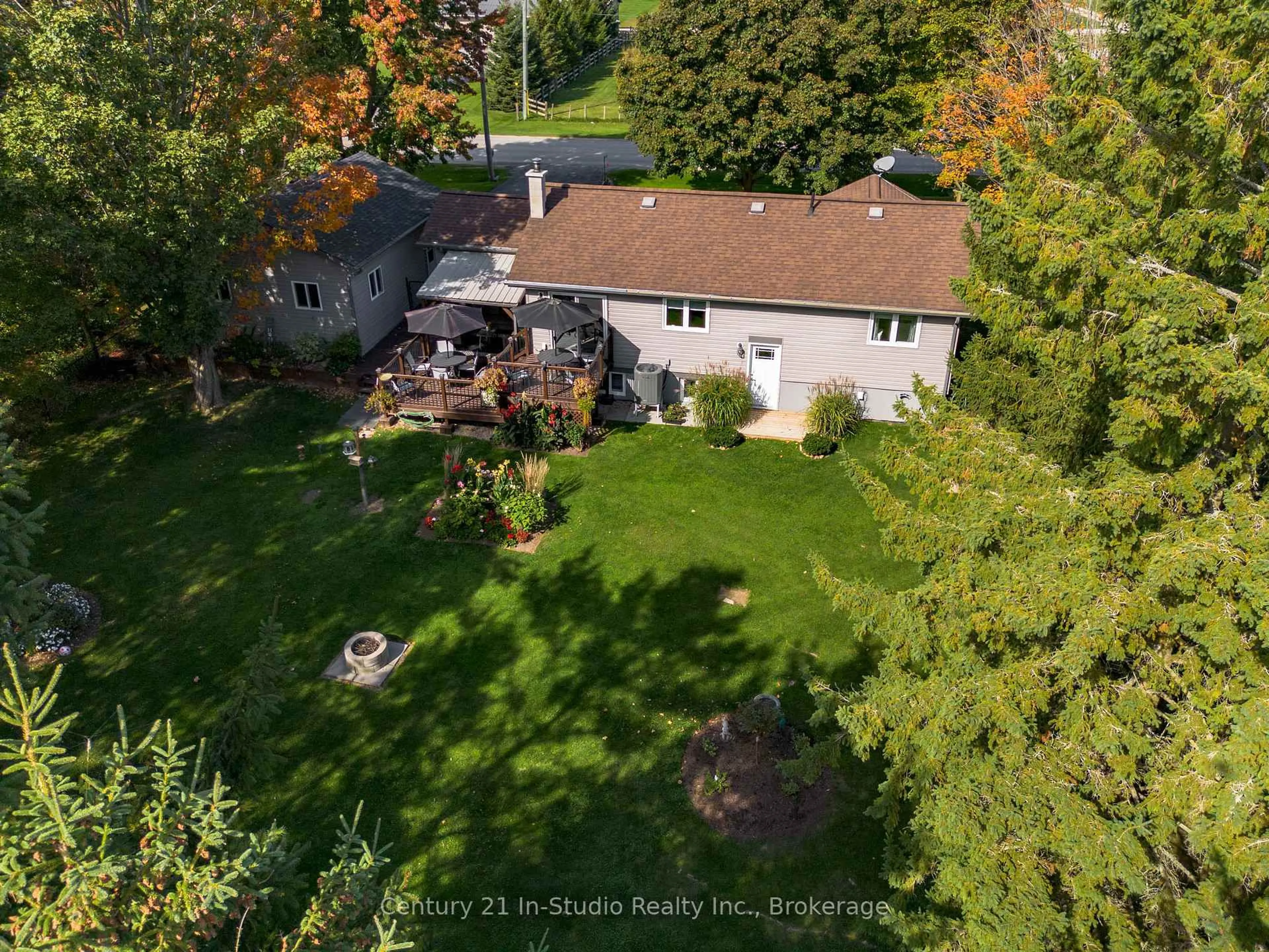 A pic from outside/outdoor area/front of a property/back of a property/a pic from drone, water/lake/river/ocean view for 21532 Grey 16 Rd, Chatsworth Ontario N0H 2N0