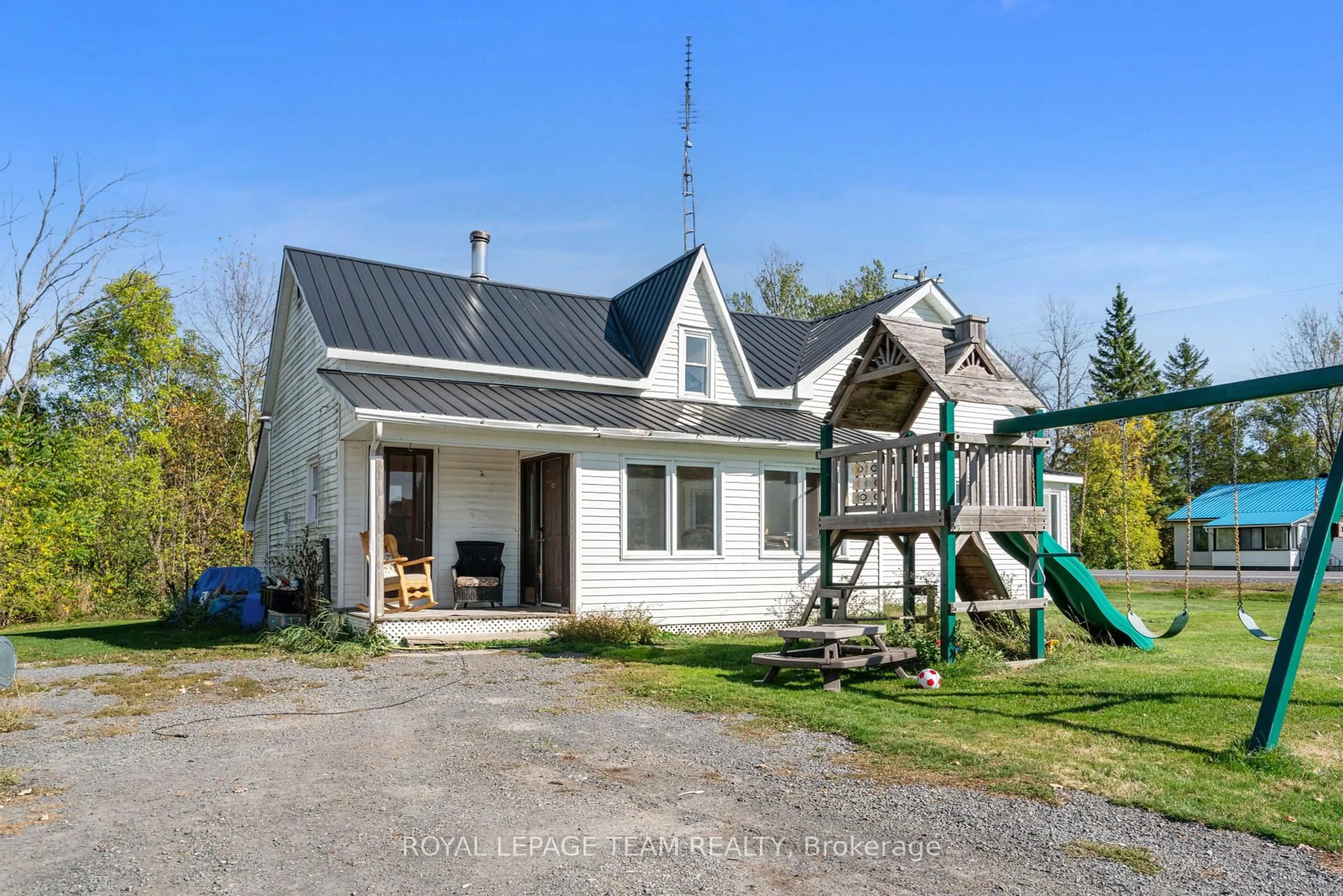 A pic from outside/outdoor area/front of a property/back of a property/a pic from drone, building for 3910 County 7 Rd, South Dundas Ontario K0C 1H0