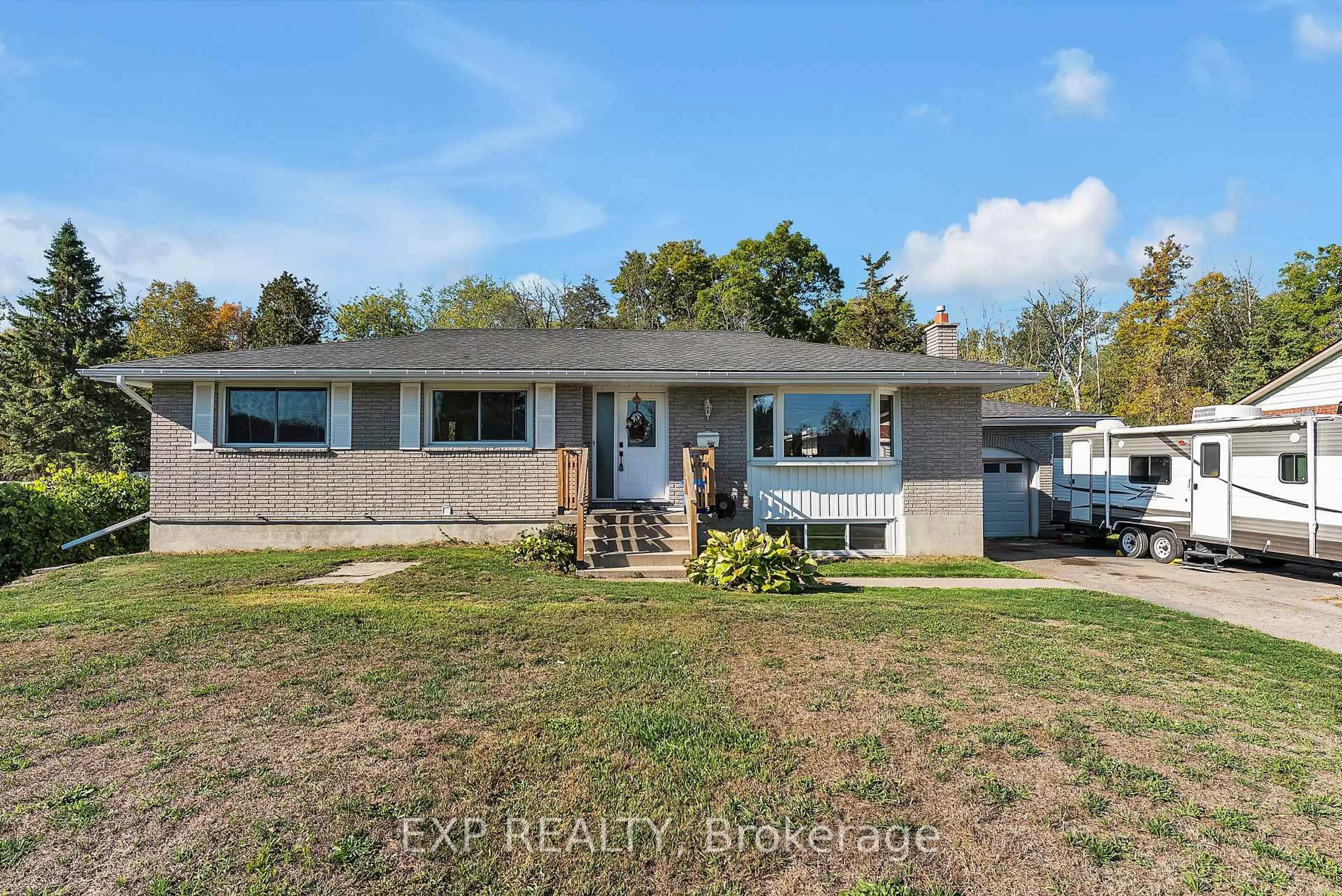 A pic from outside/outdoor area/front of a property/back of a property/a pic from drone, unknown for 130 Peterson St, Trenton Ontario K8V 5P8