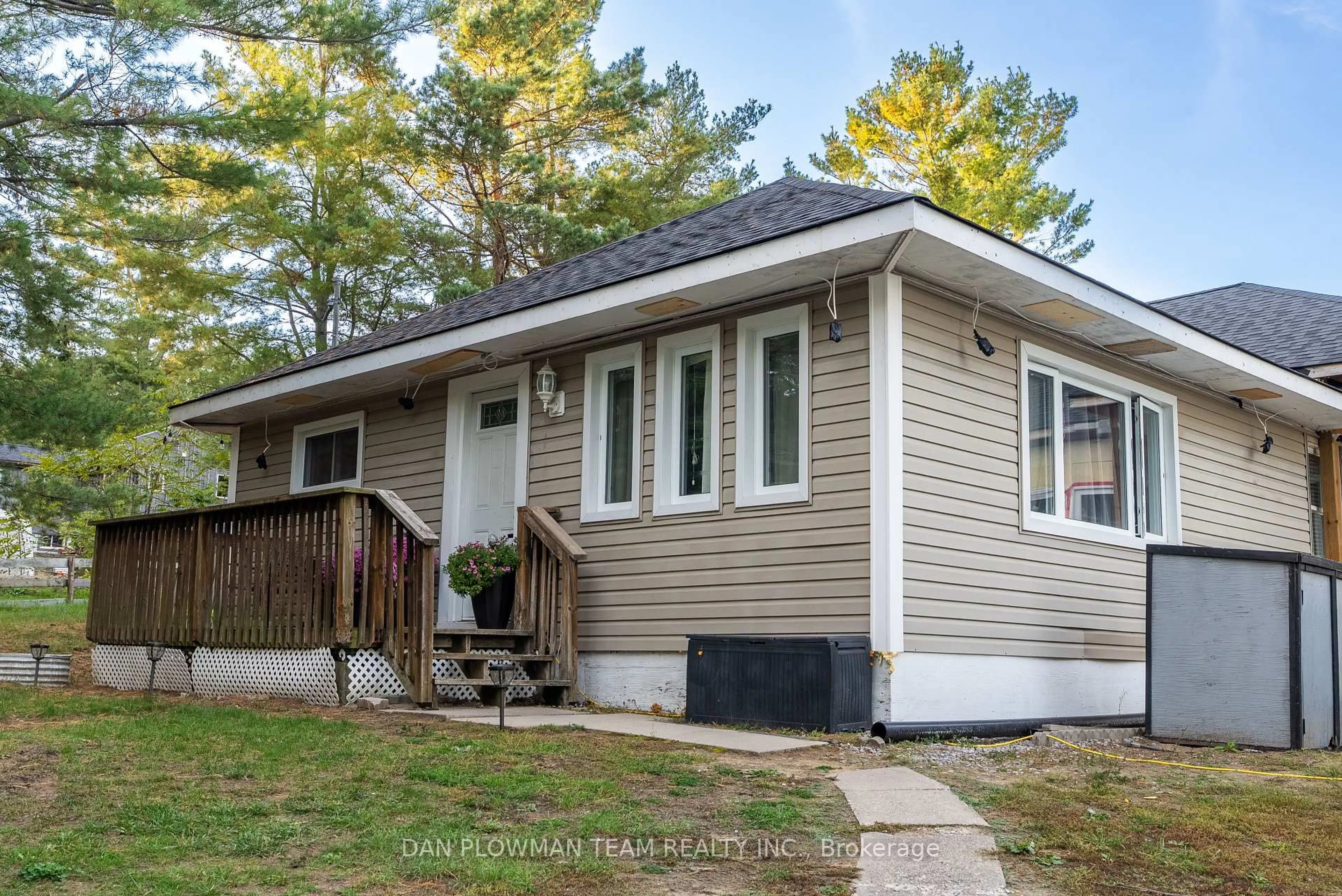 Home with vinyl exterior material, street for 7038 Lake St, Hamilton Township Ontario K0L 1E0
