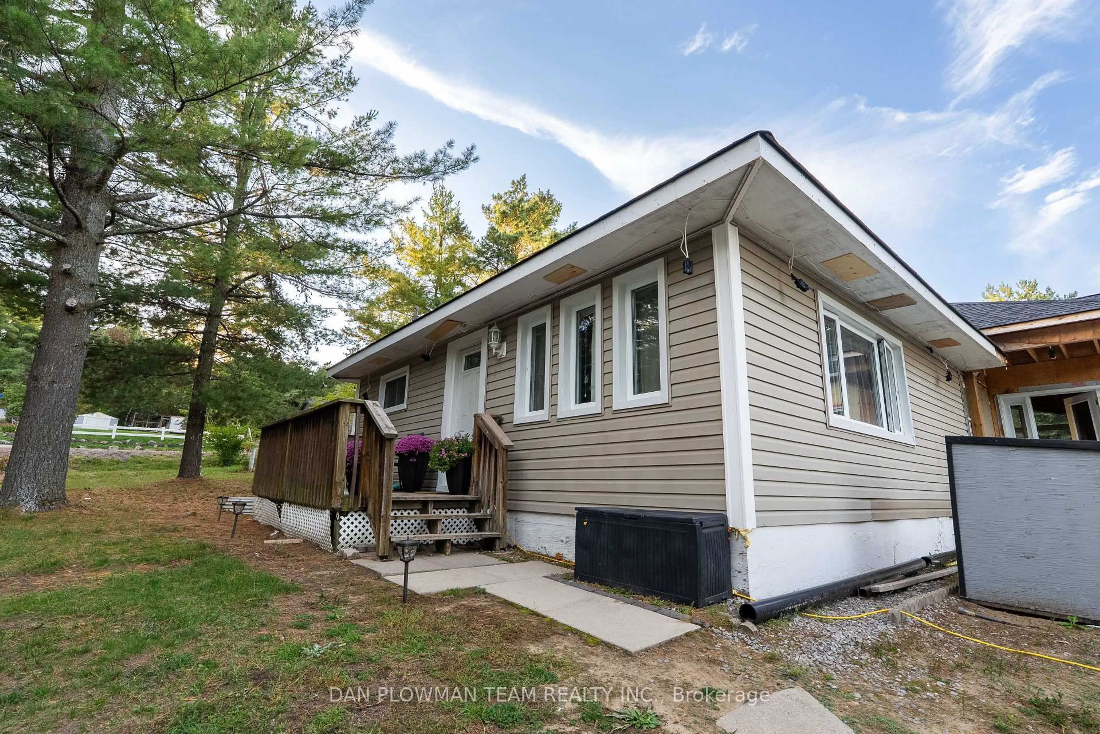 Home with vinyl exterior material, street for 7038 Lake St, Hamilton Township Ontario K0L 1E0