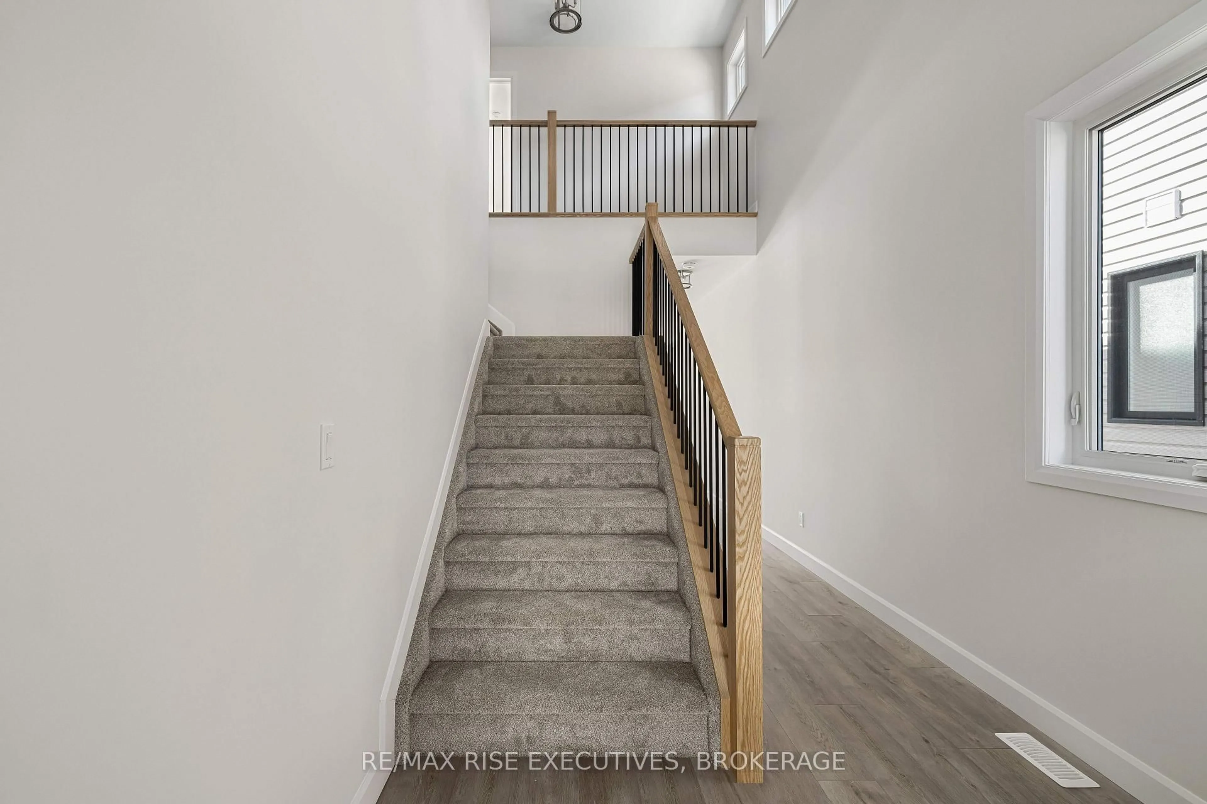 Stairs for 32 Erie Crt, Loyalist Ontario K7N 0E3