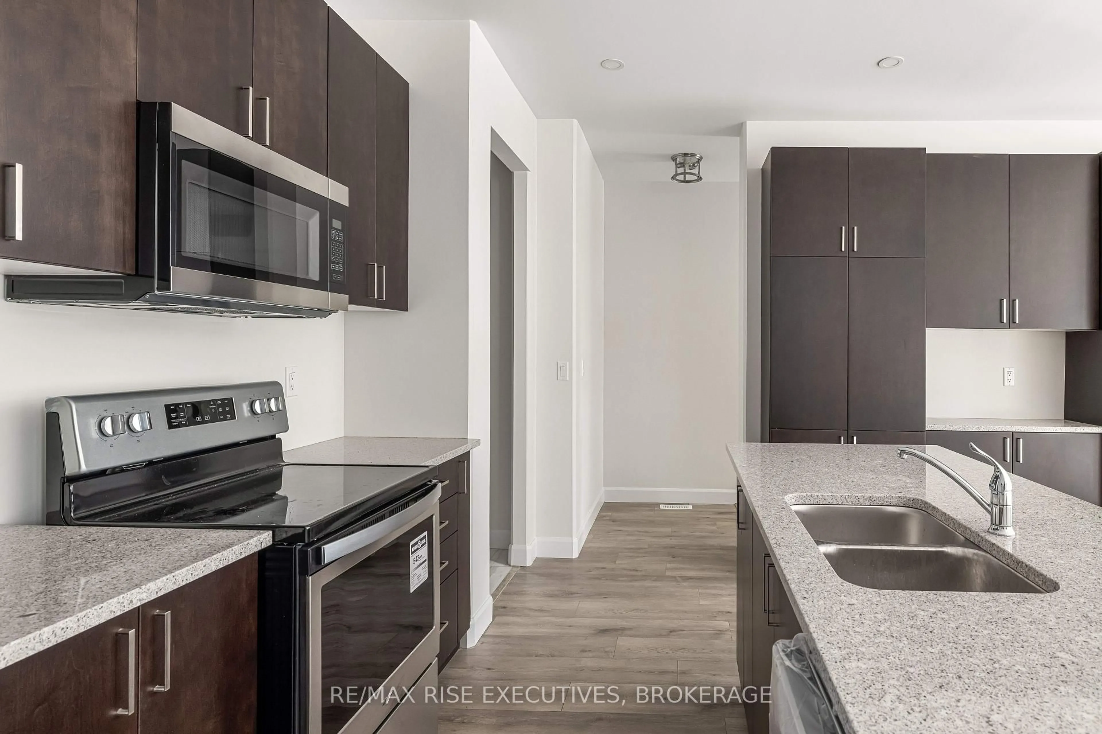 Standard kitchen, unknown for 32 Erie Crt, Loyalist Ontario K7N 0E3