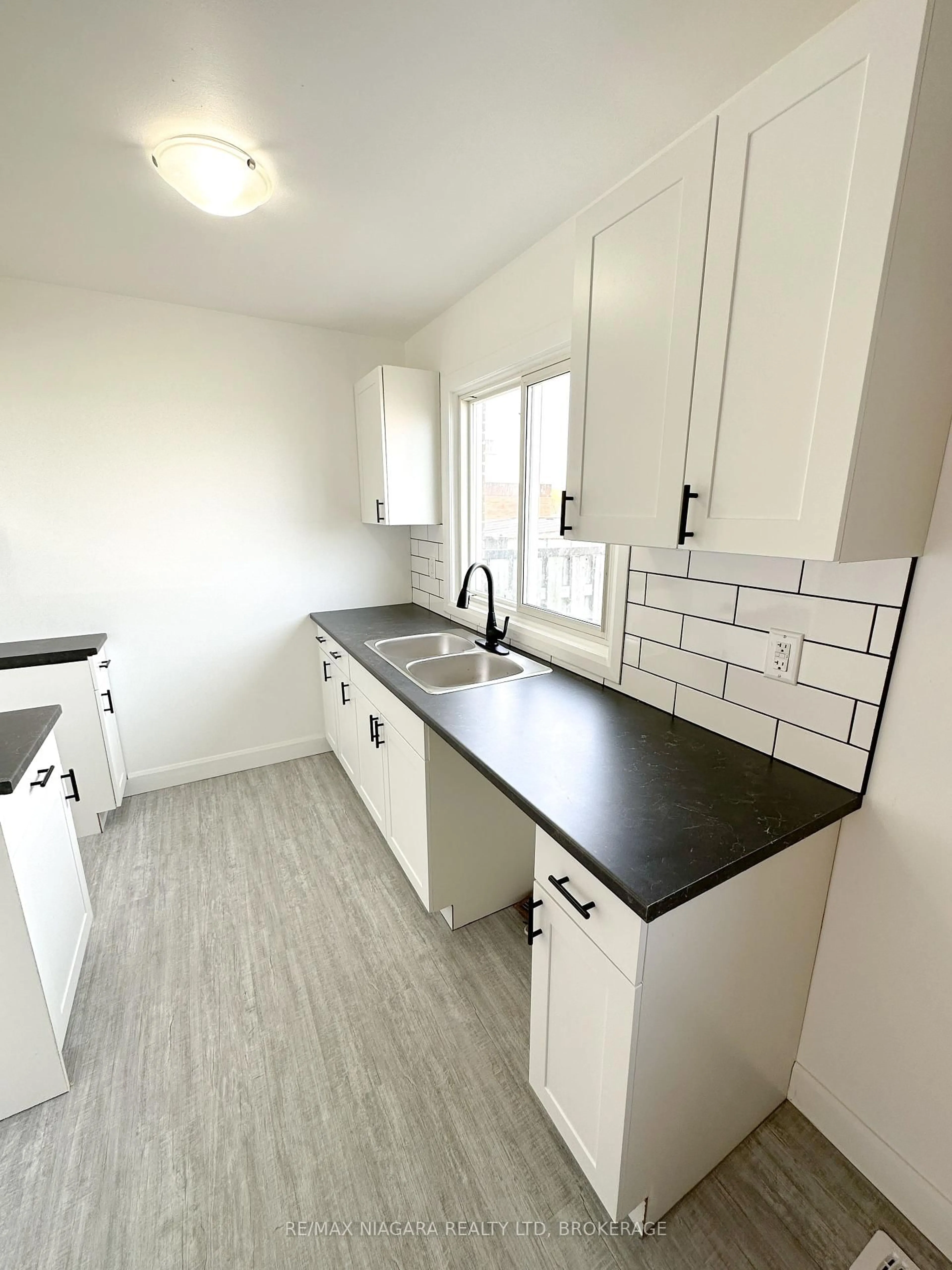 Standard kitchen, unknown for 71 Hagey Ave #1, Fort Erie Ontario L2A 1W5