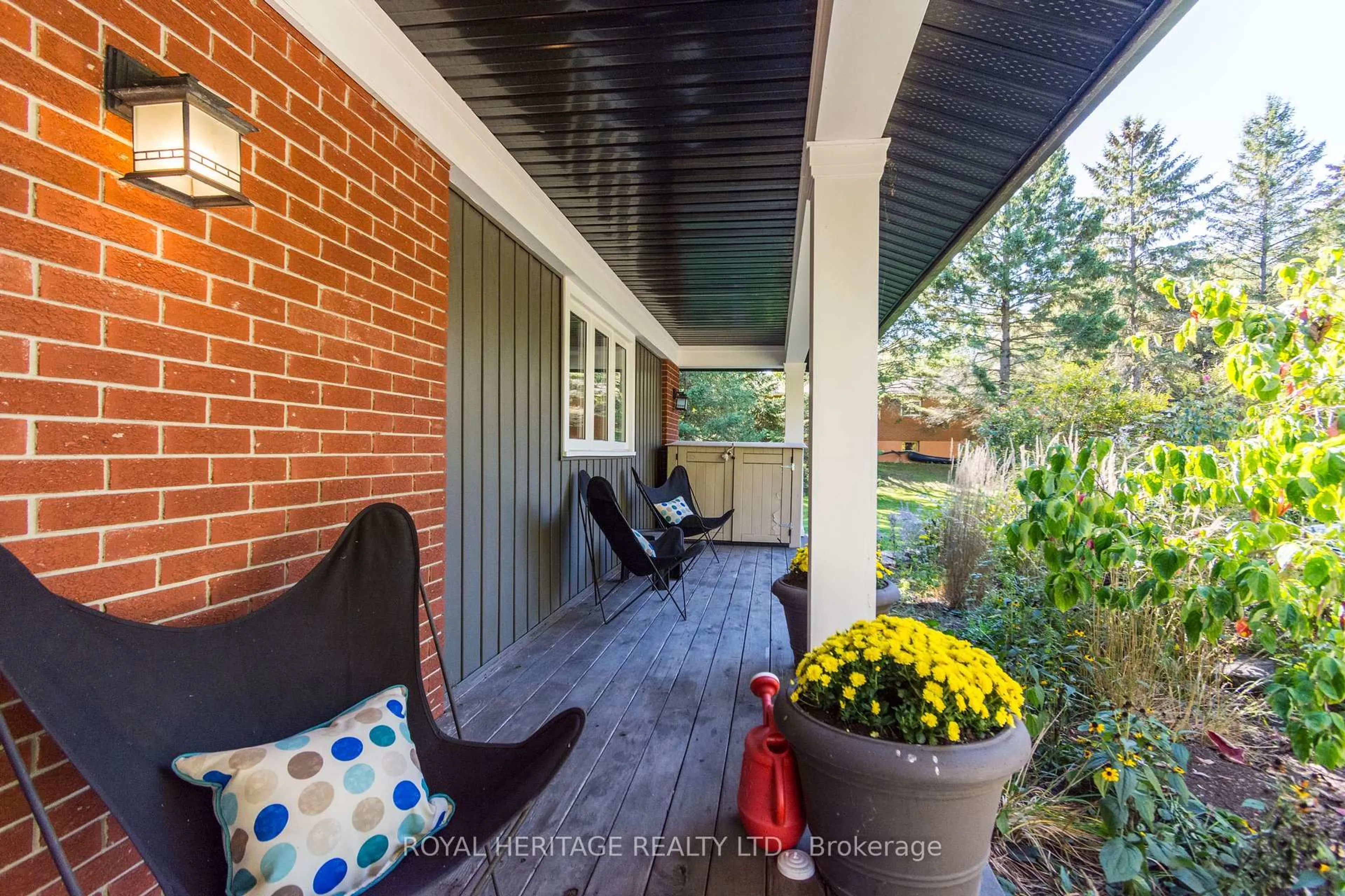 Patio, street for 32 Mallory Rd, Prince Edward County Ontario K0K 1G0