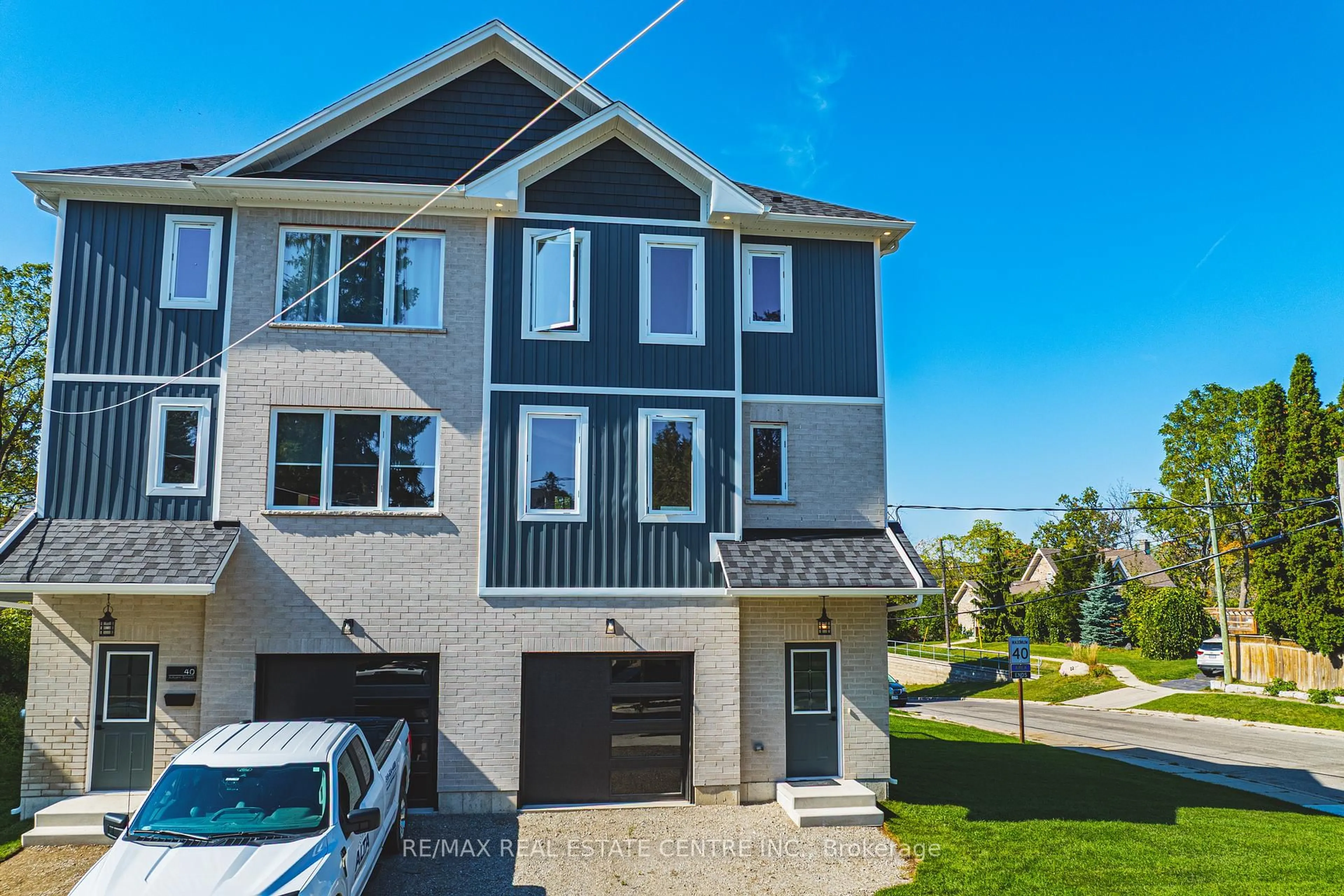 Home with vinyl exterior material, street for 38 Albert St, Cambridge Ontario N1R 3M8