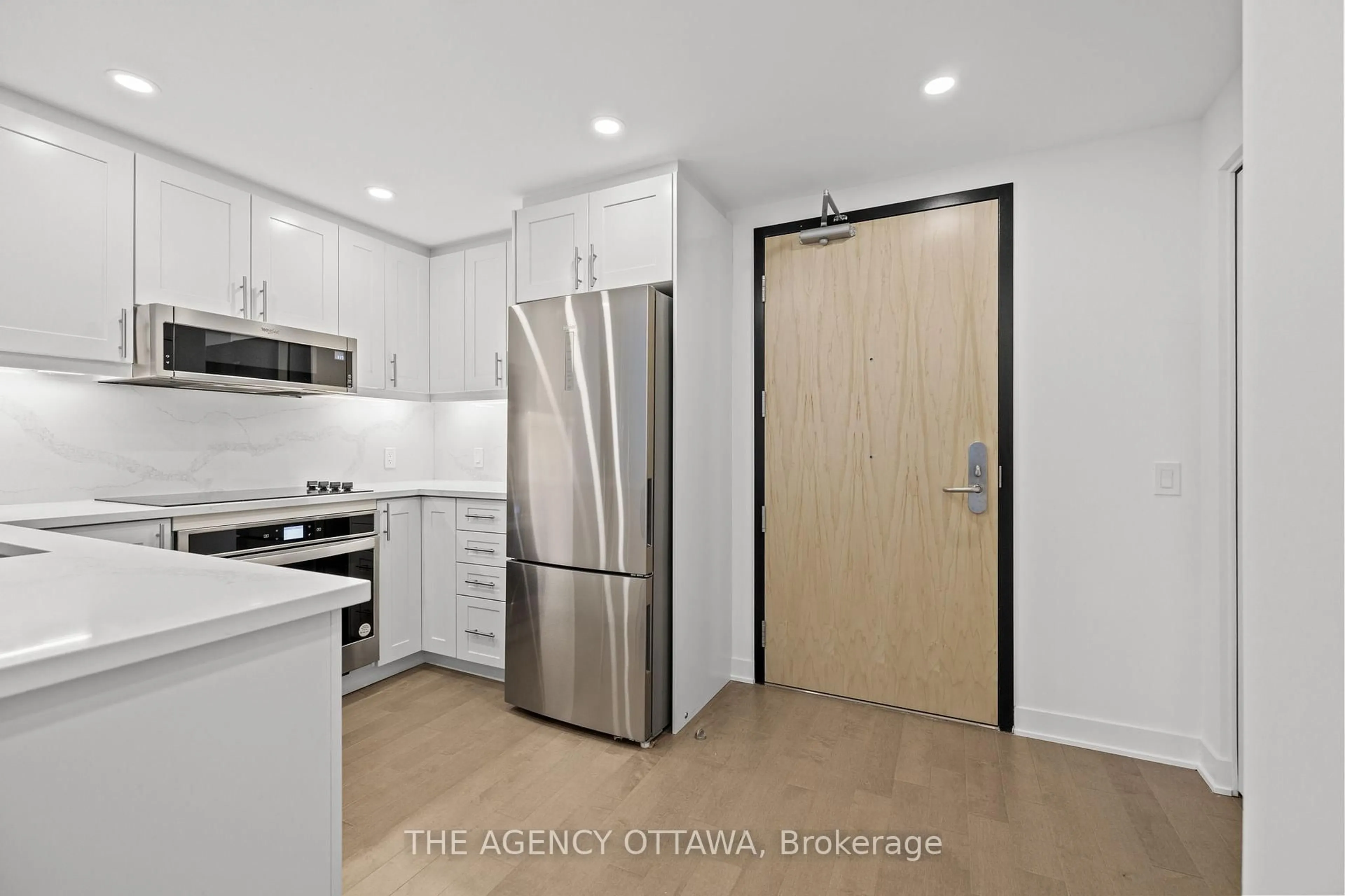 Standard kitchen, unknown for 340 QUEEN St #305, Ottawa Ontario K1R 0G1