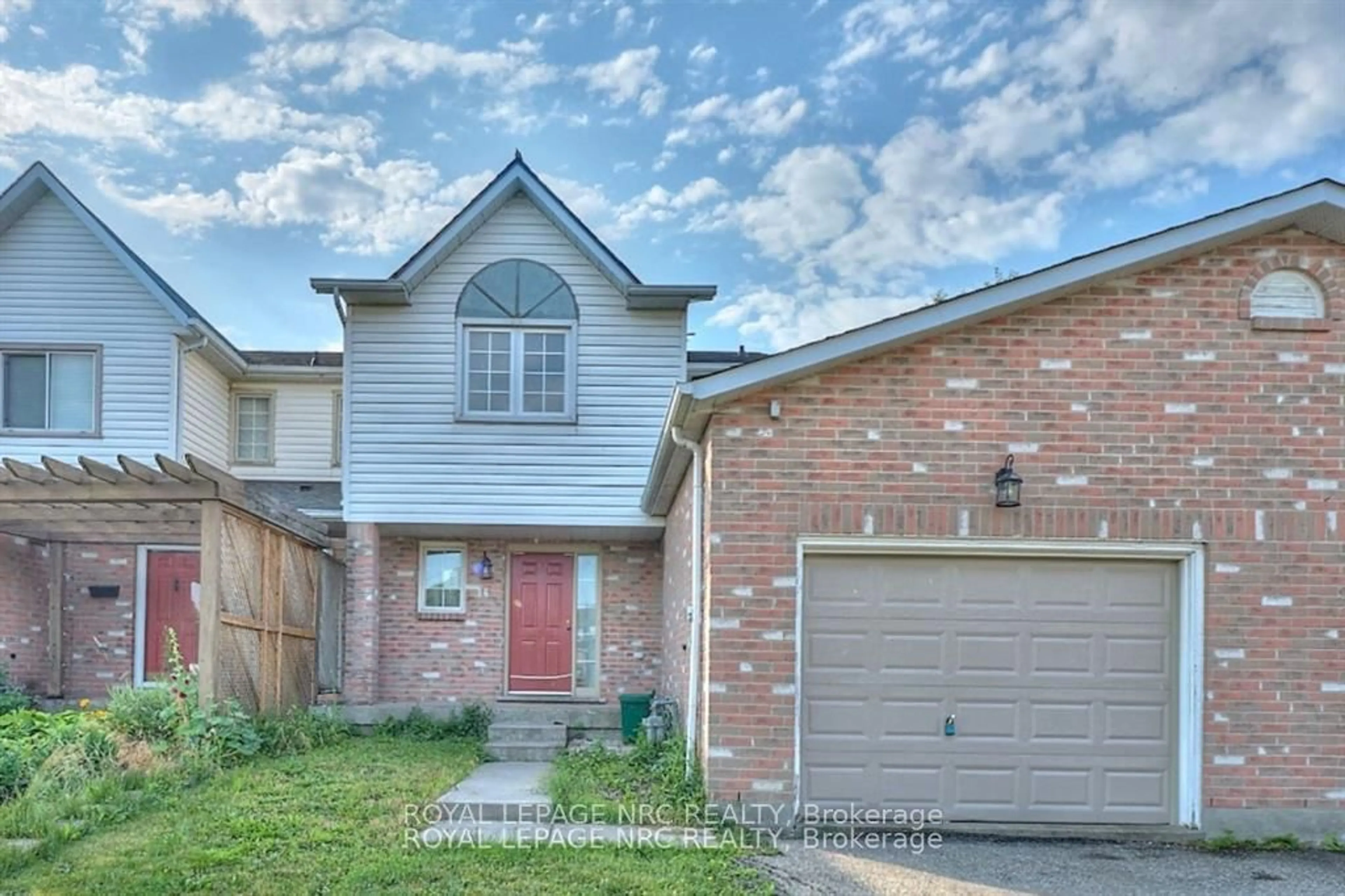 Home with brick exterior material, street for 14 Buss Crt, Thorold Ontario L2V 5B1
