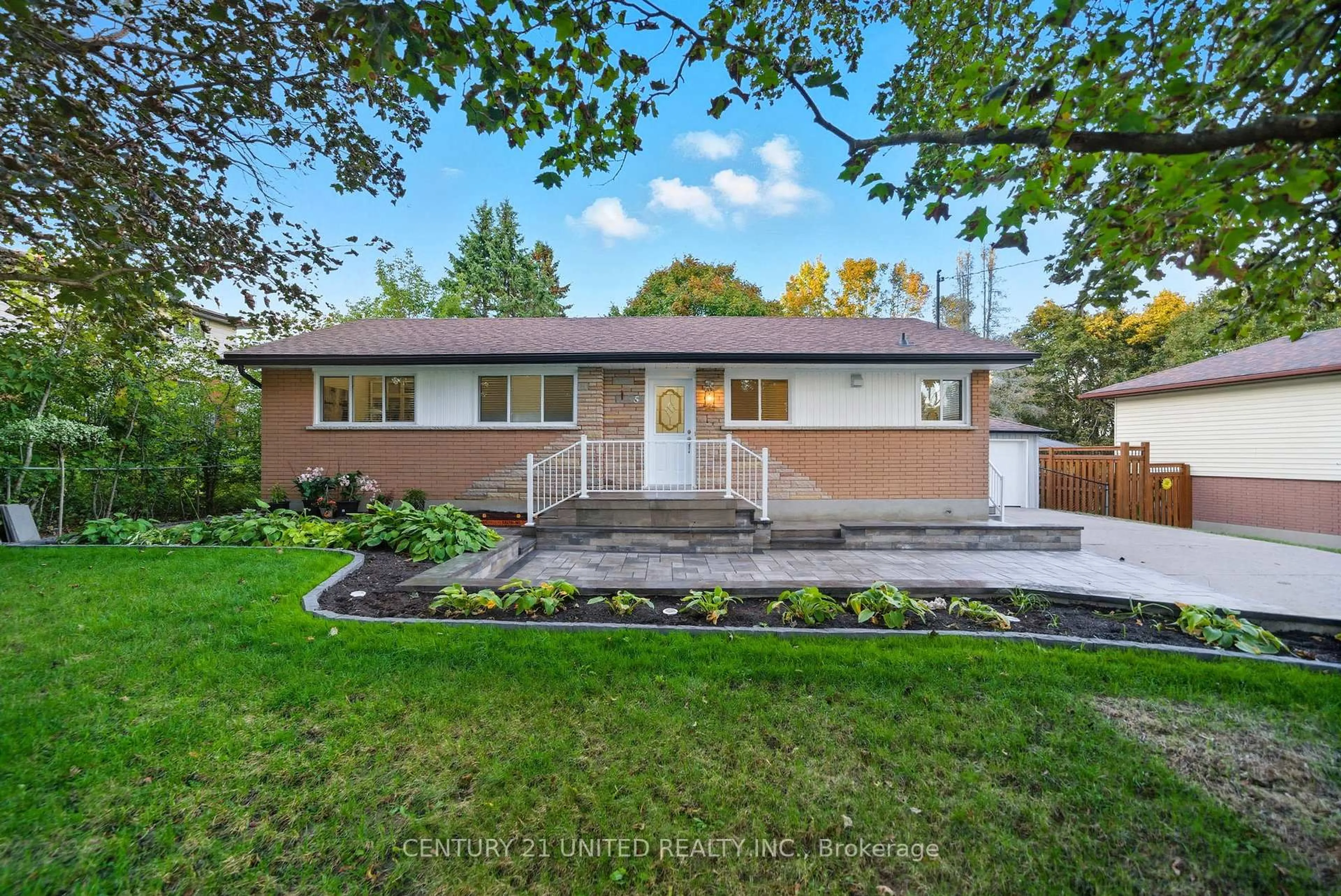Home with vinyl exterior material, street for 5 Ferndale Ave, Peterborough Ontario K9J 1L9
