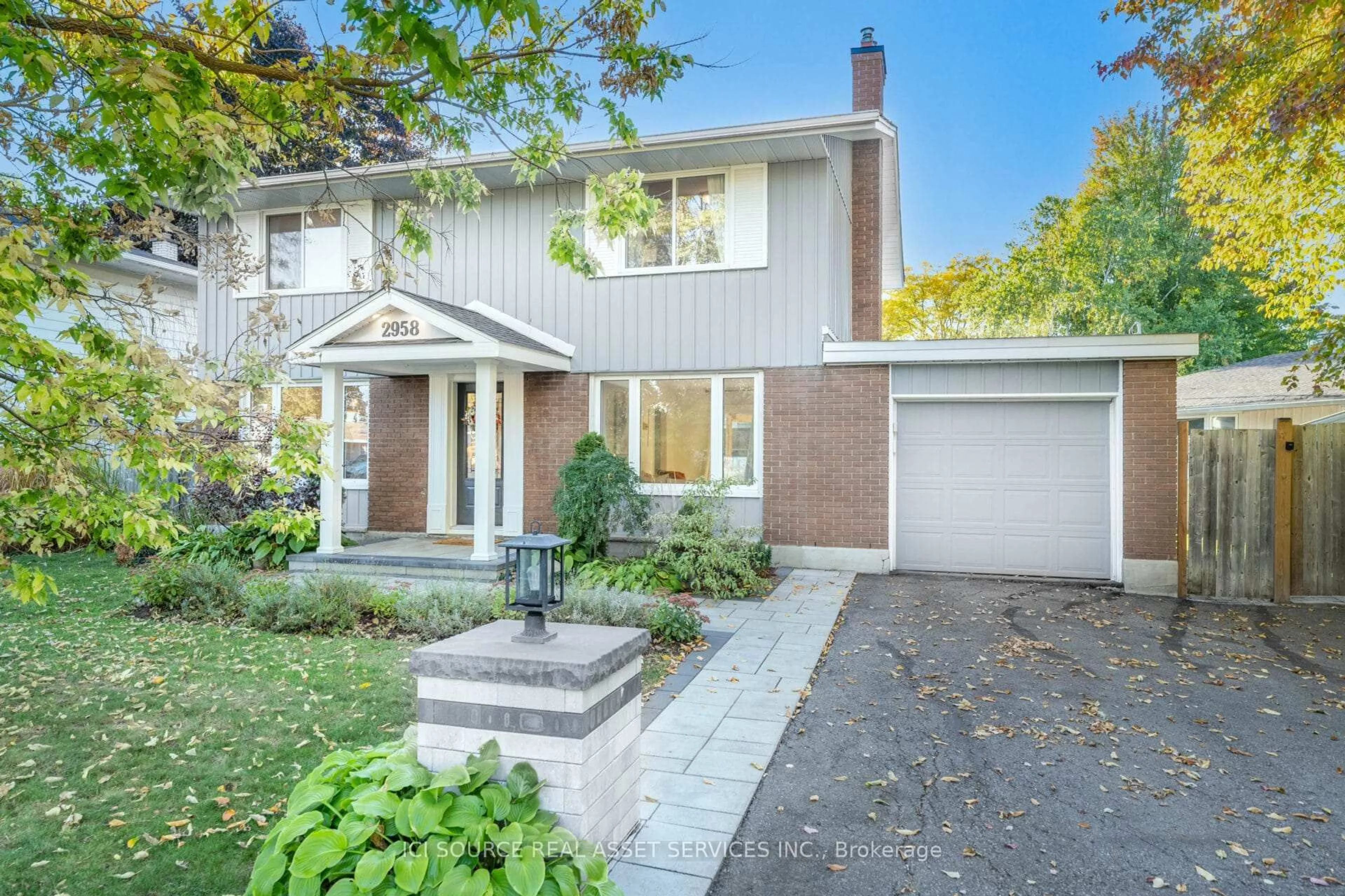 Home with brick exterior material, street for 2958 Southmore Dr, Ottawa Ontario K1V 6Z3