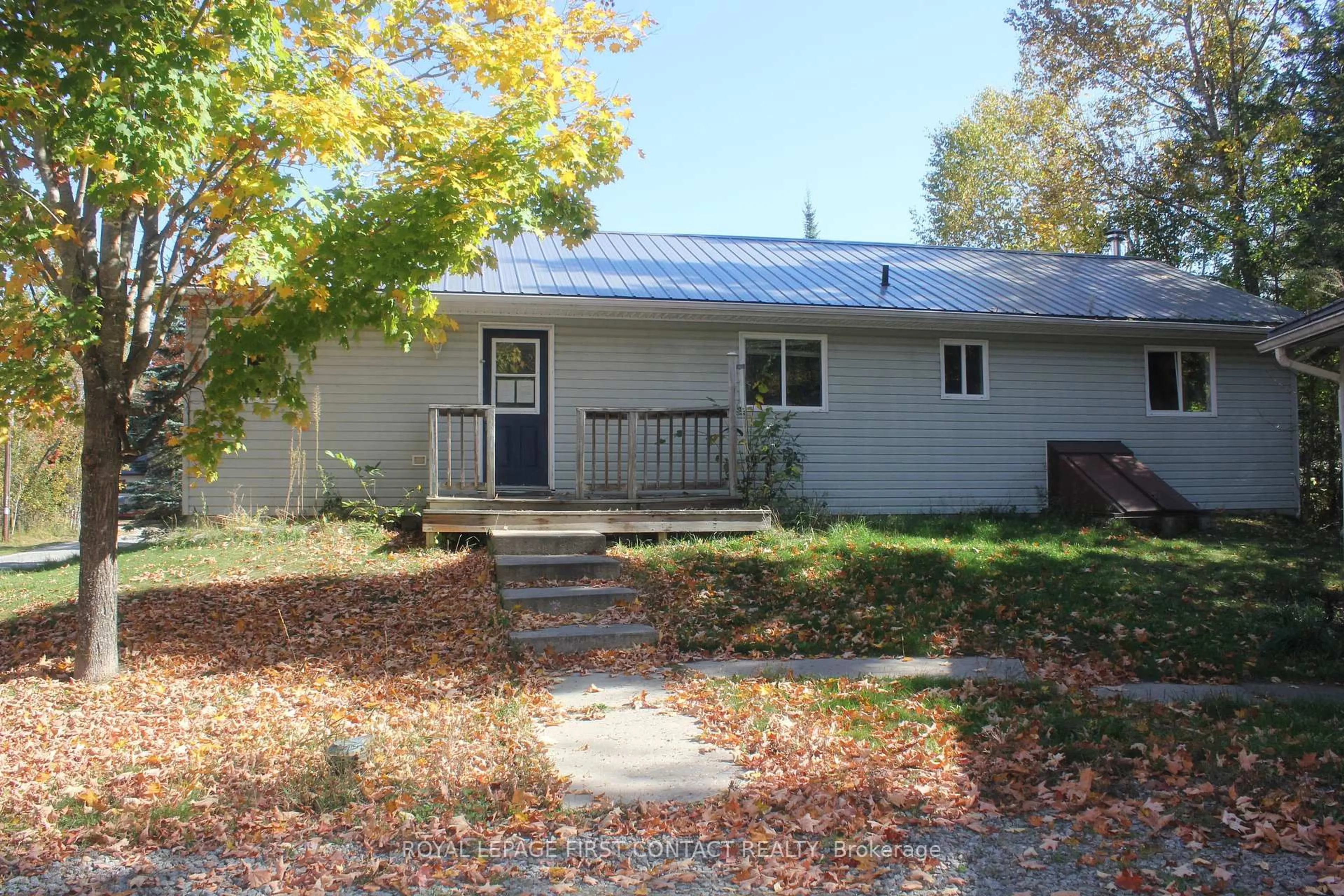 Home with vinyl exterior material, street for 12 Birch Pt, Bancroft Ontario K0L 1C0