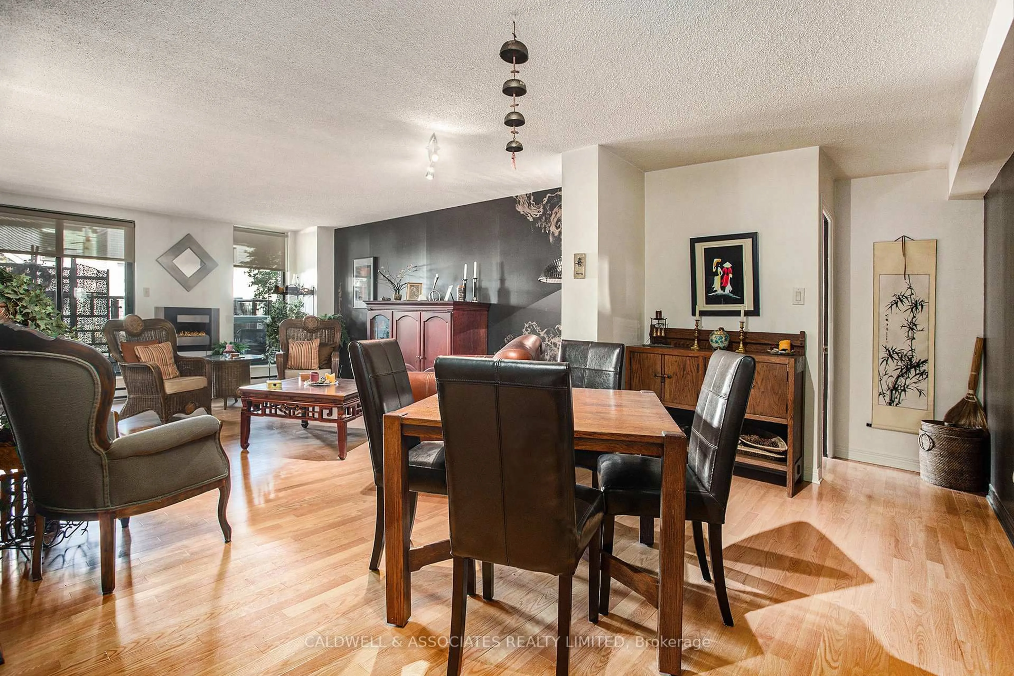 Dining room, wood/laminate floor for 15 Murray St #104, Ottawa Ontario K1N 9M5