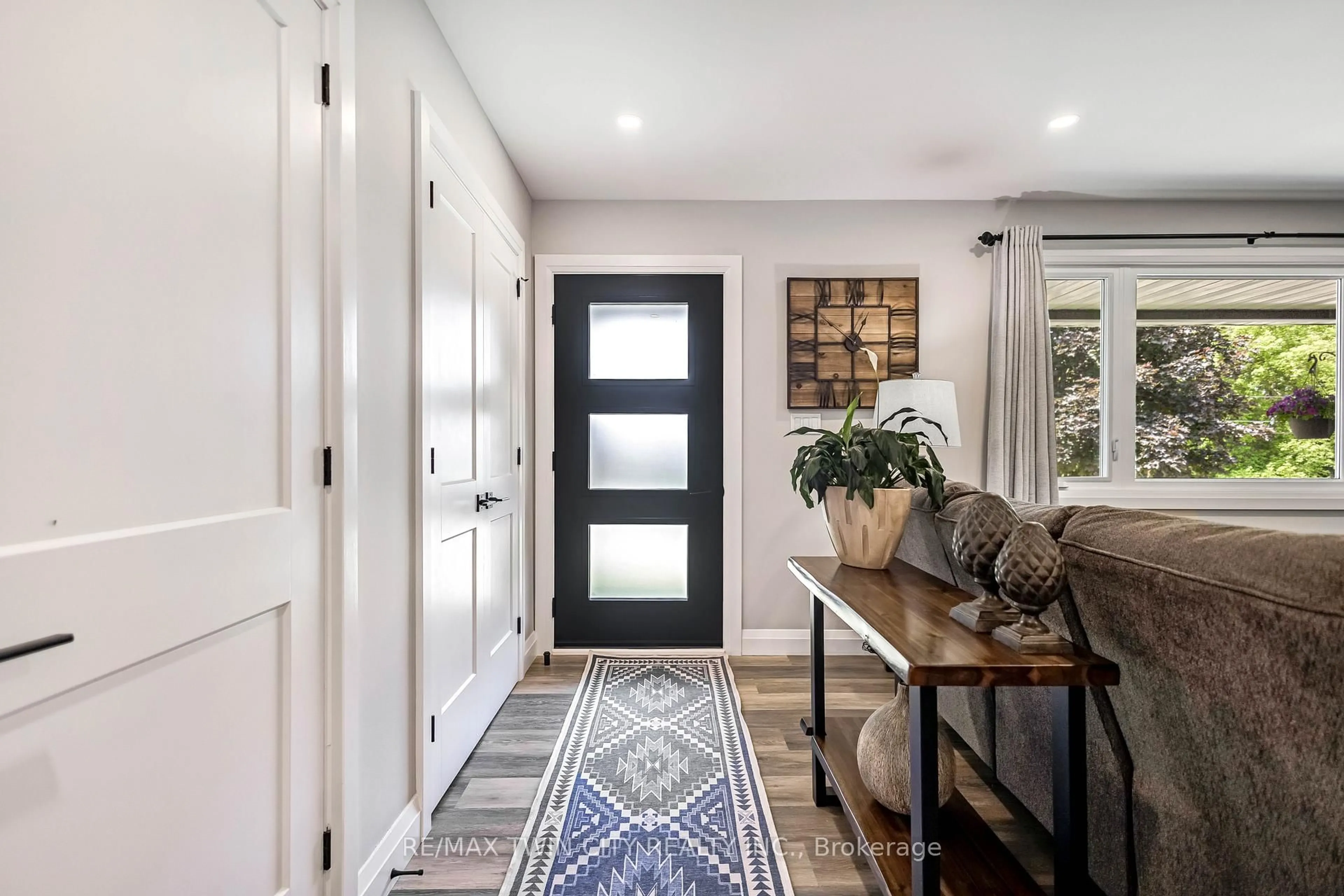 Indoor entryway for 3 Saint Catharine St, Brant Ontario N0E 1A0
