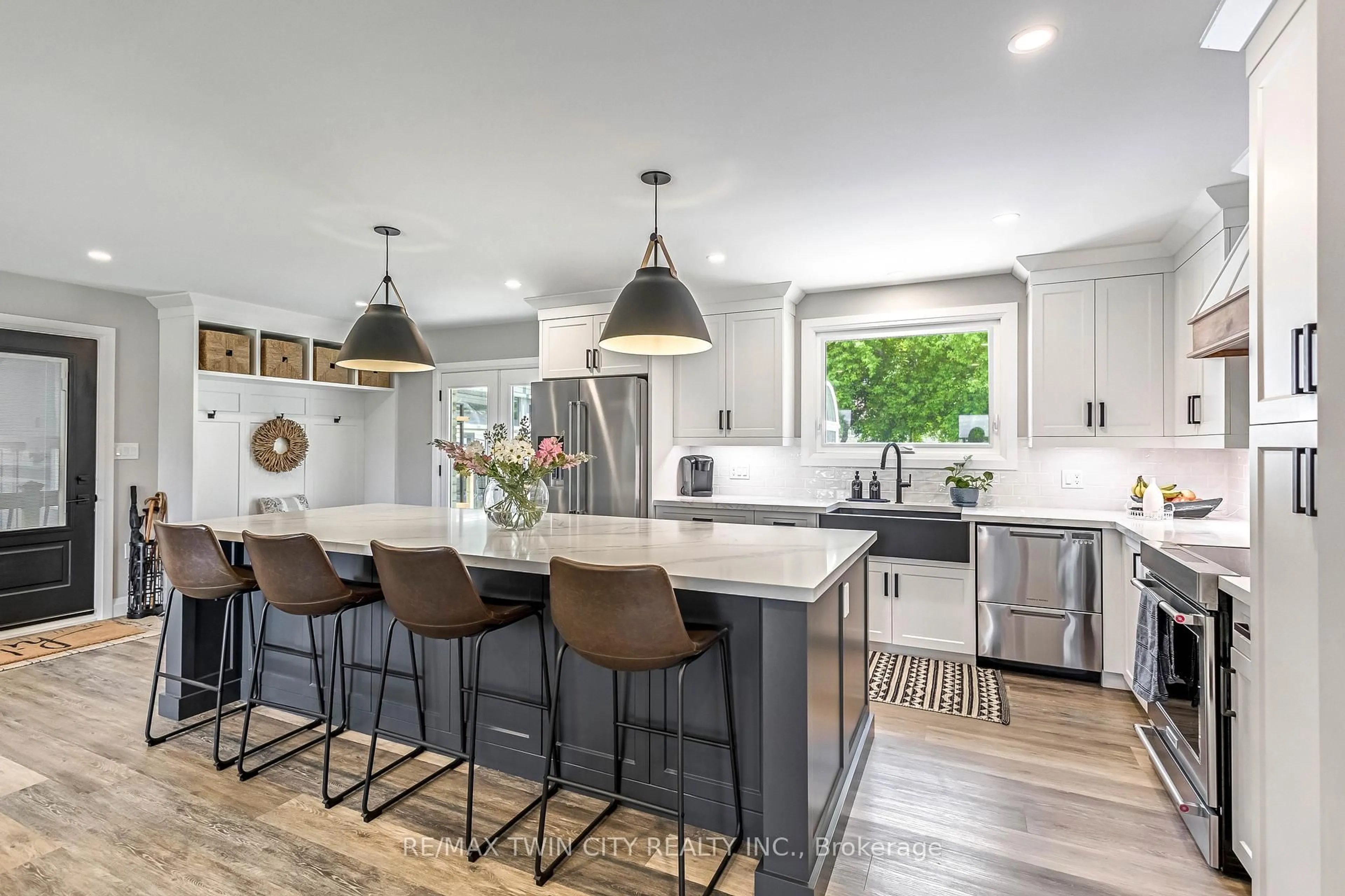 Open concept kitchen, unknown for 3 Saint Catharine St, Brant Ontario N0E 1A0