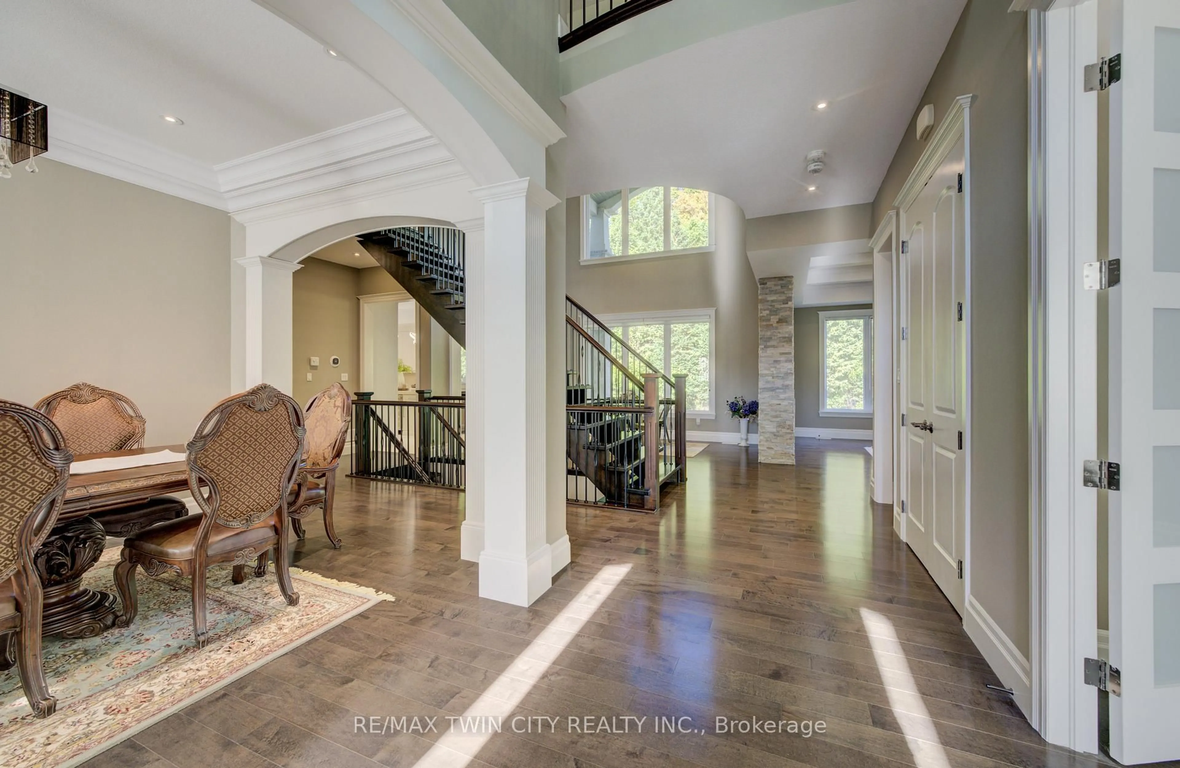 Indoor foyer for 705 Meadowsweet Ave, Waterloo Ontario N2V 0A7