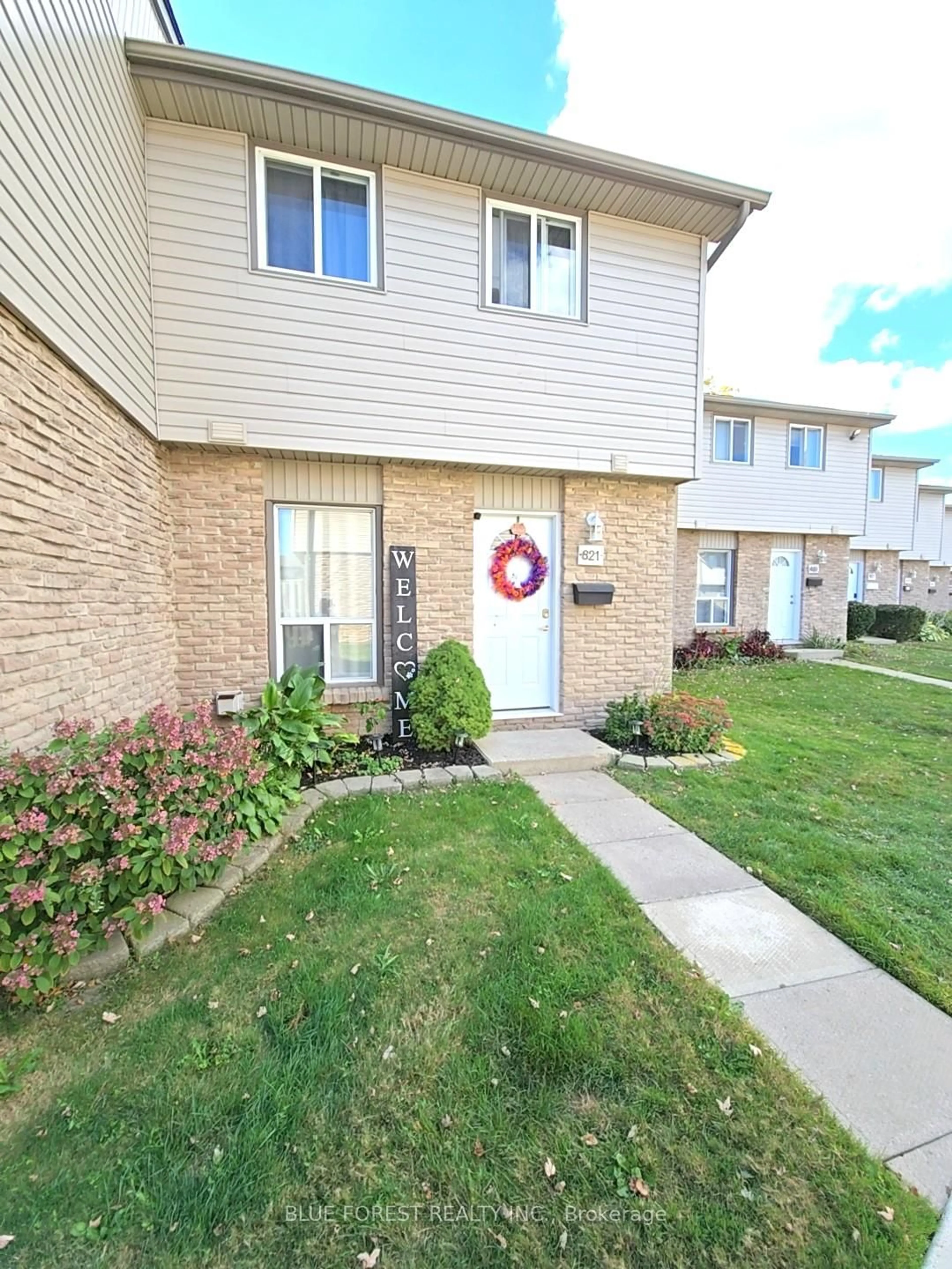 Unknown for 821 Southdale Rd #16, London South Ontario N6E 1V7