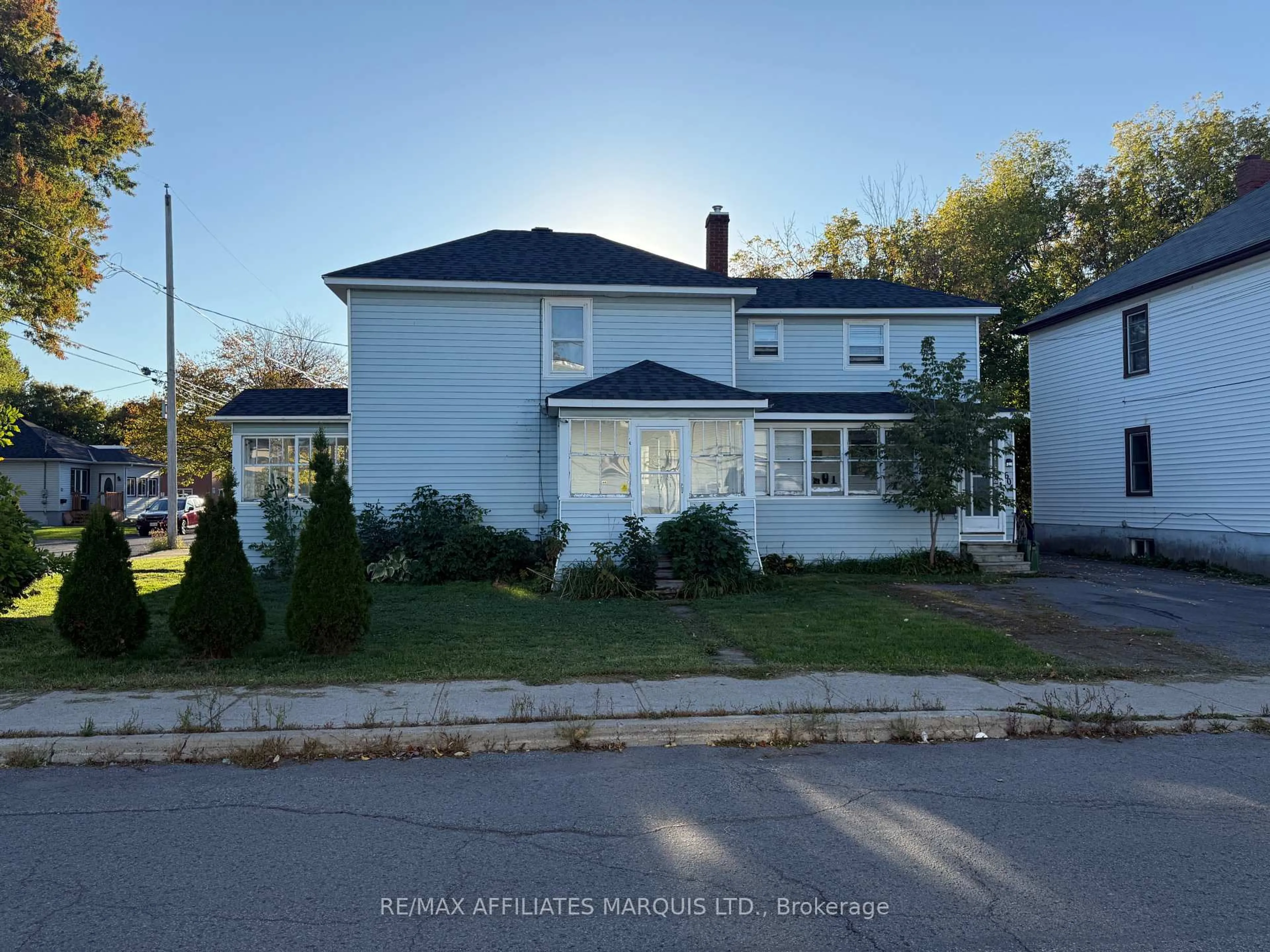 A pic from outside/outdoor area/front of a property/back of a property/a pic from drone, street for 343 Sixth St, Cornwall Ontario K6H 2P1