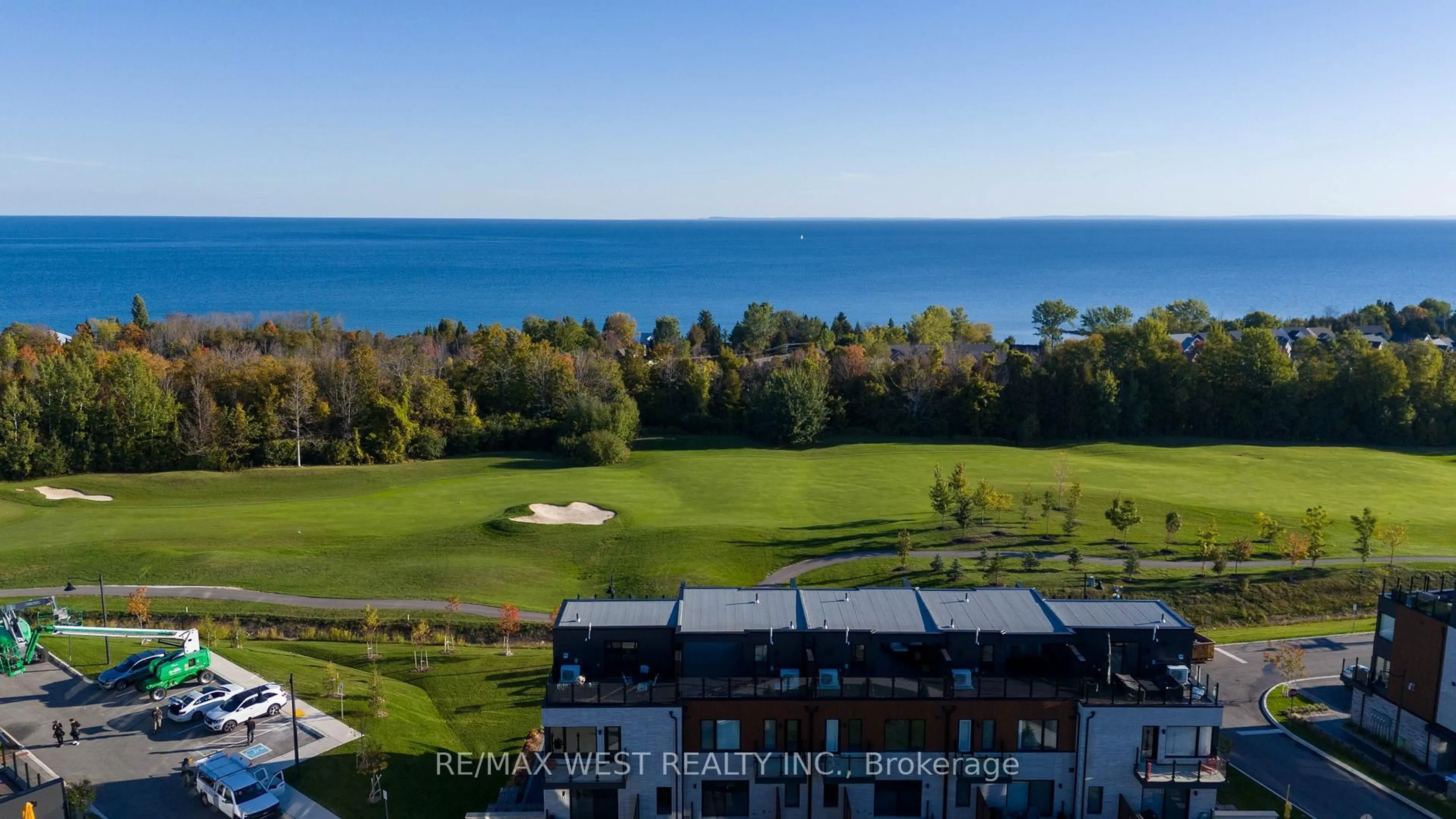 A pic from outside/outdoor area/front of a property/back of a property/a pic from drone, water/lake/river/ocean view for 117 Sladden Crt #25, Blue Mountains Ontario N0H 2P0