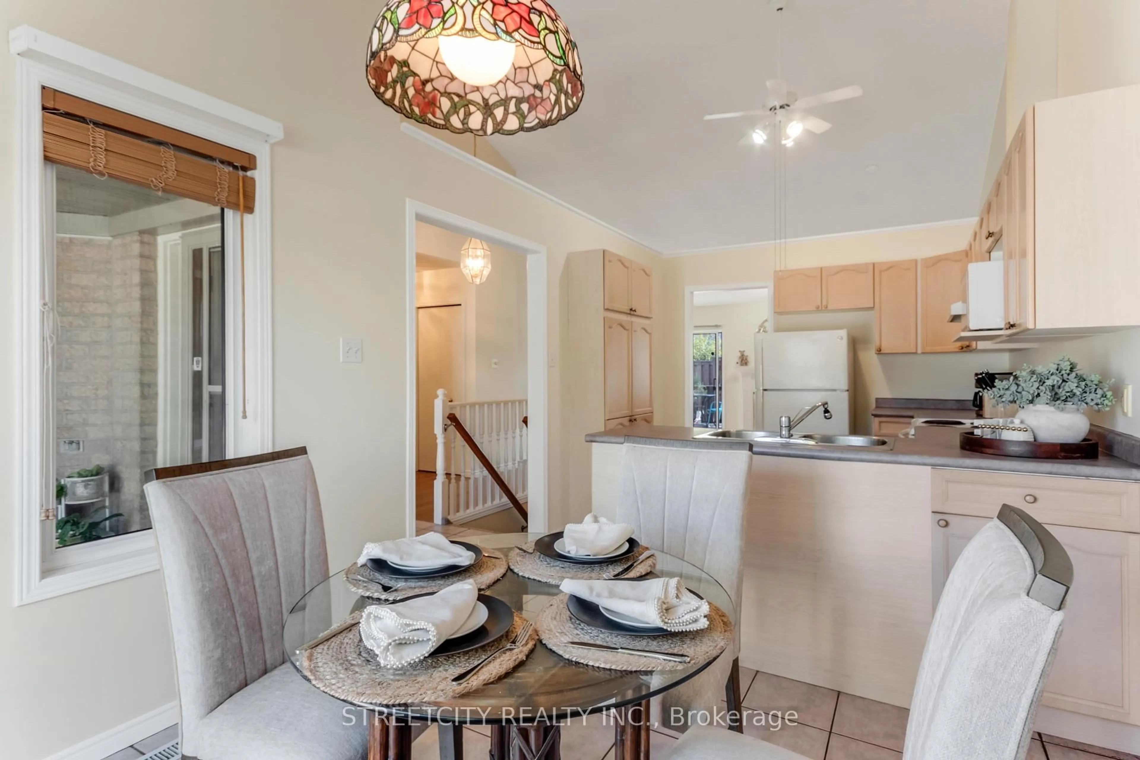 Dining room, unknown for 861 Shelborne St #34, London South Ontario N5Z 5C5