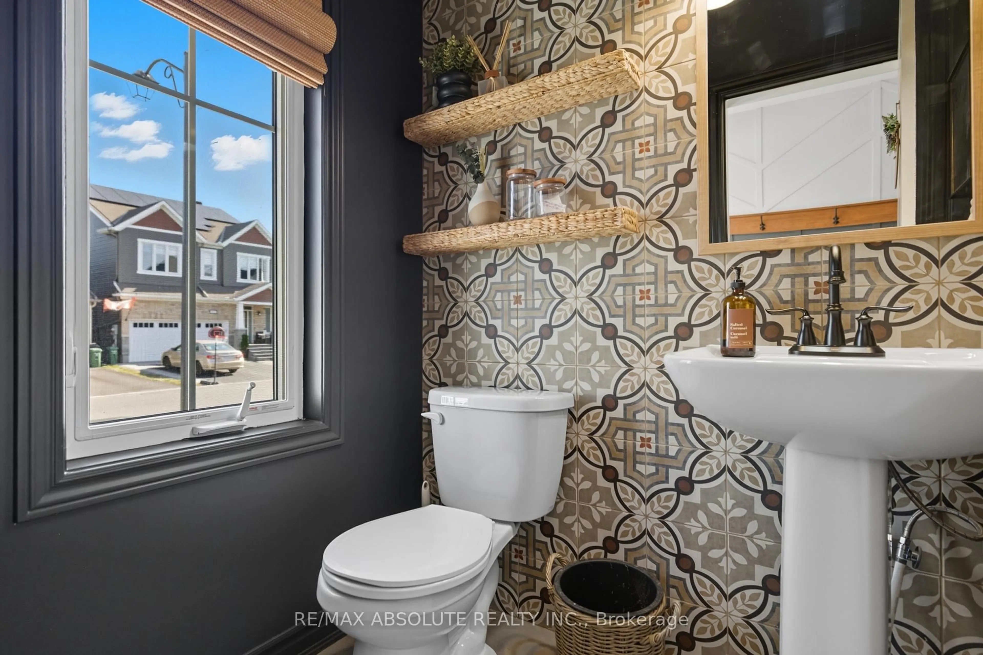 Contemporary bathroom, ceramic/tile floor for 1002 Cottontail Walk, Ottawa Ontario K1G 3H1