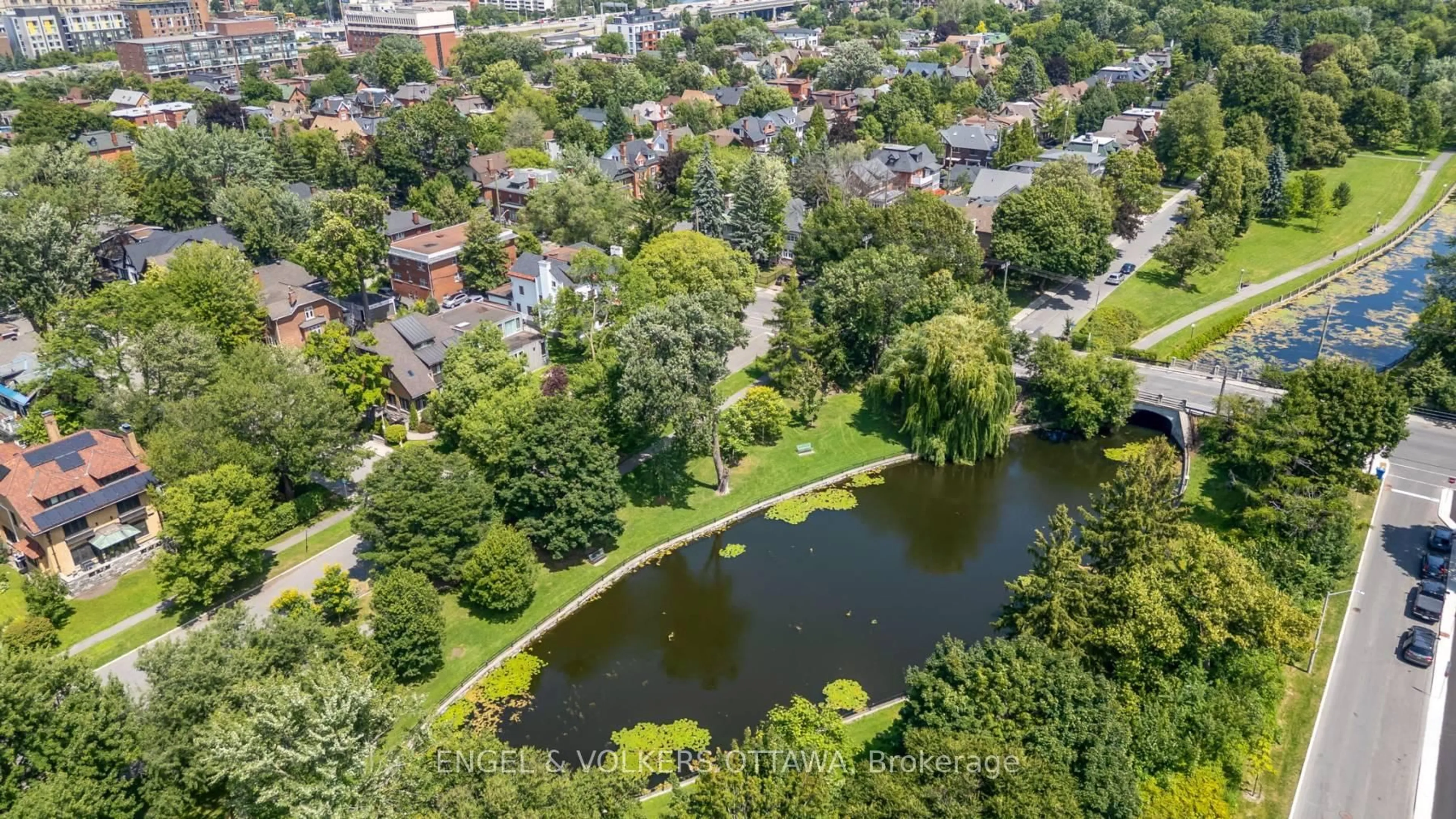 A pic from outside/outdoor area/front of a property/back of a property/a pic from drone, water/lake/river/ocean view for 5 Clemow Ave, Ottawa Ontario K1S 2A9