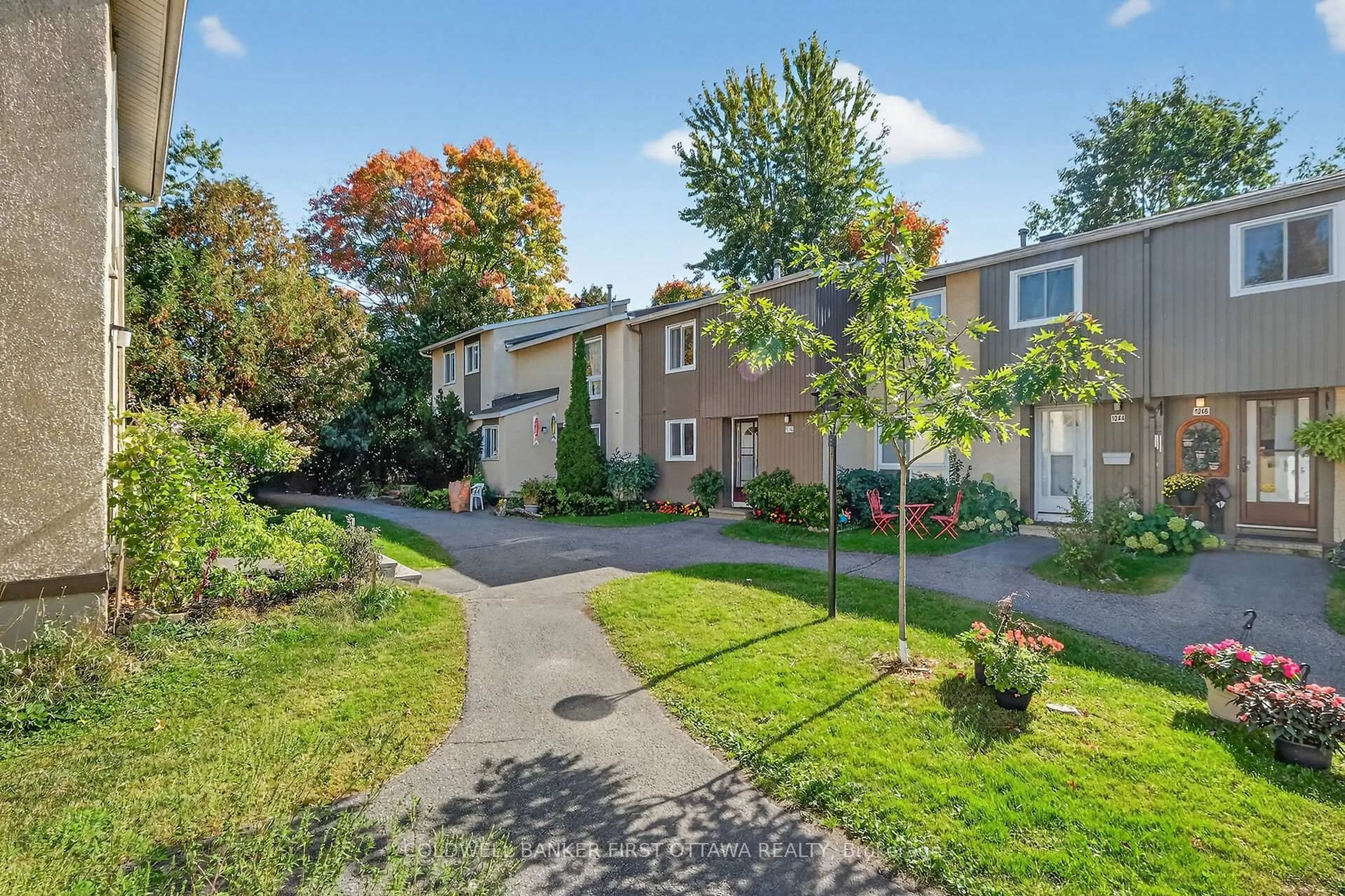 Patio, street for 1242 Lassiter Terr #1242, Ottawa Ontario K1J 8N1