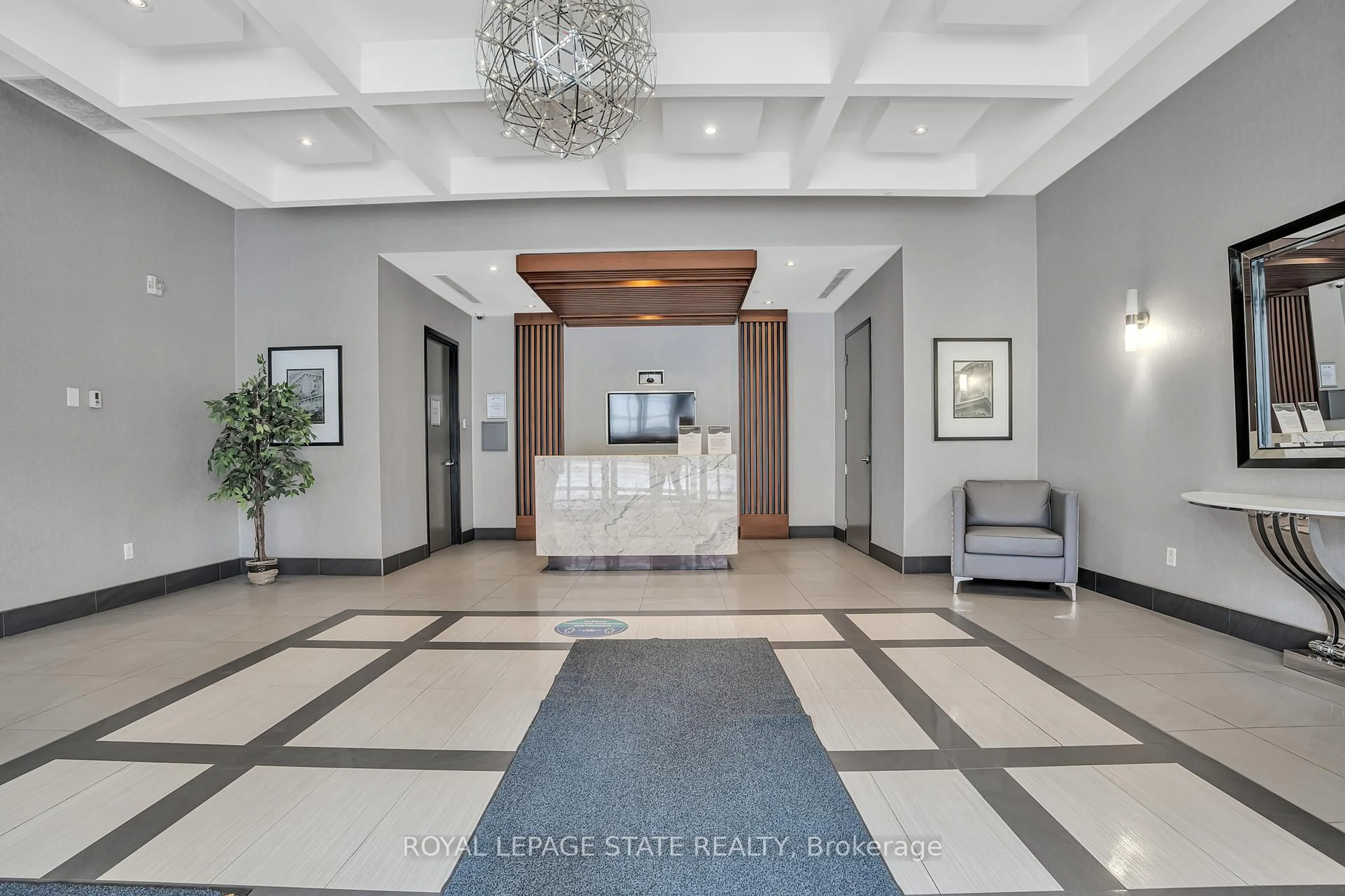 Lobby for 150 main St #910, Hamilton Ontario L8P 1H8