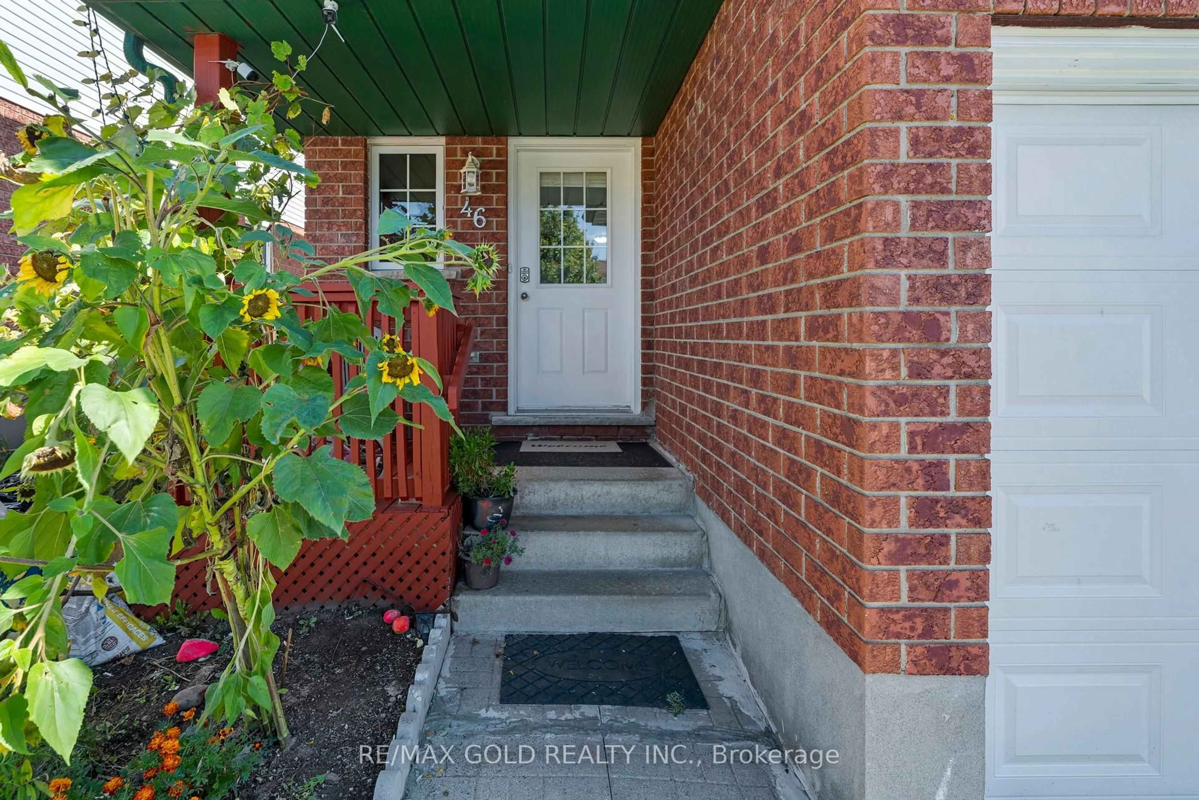 Indoor entryway for 46 Activa Ave, Kitchener Ontario N2E 3R2