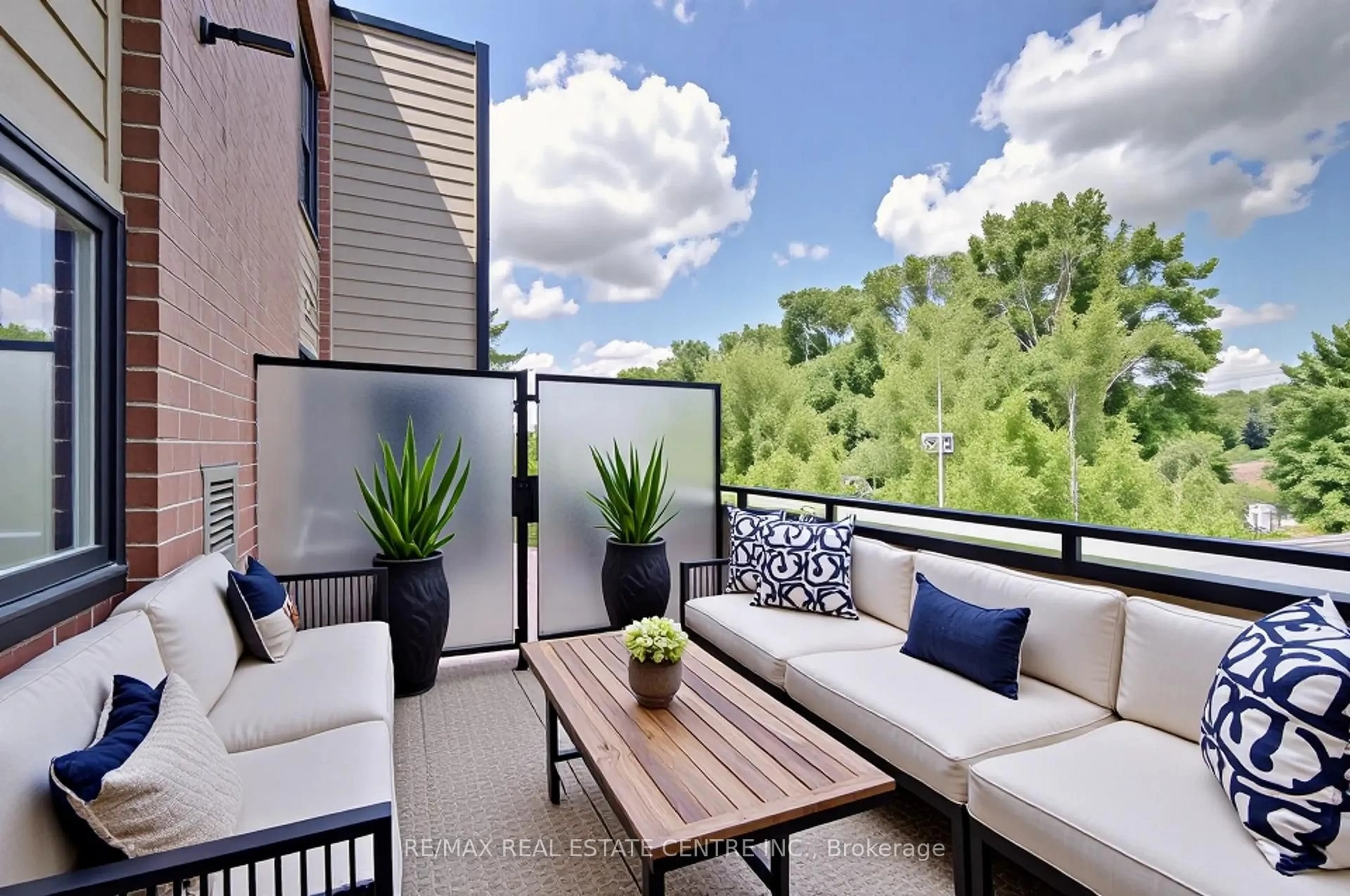 Patio, unknown for 190 Century Hill Dr #6, Kitchener Ontario N2E 0G9