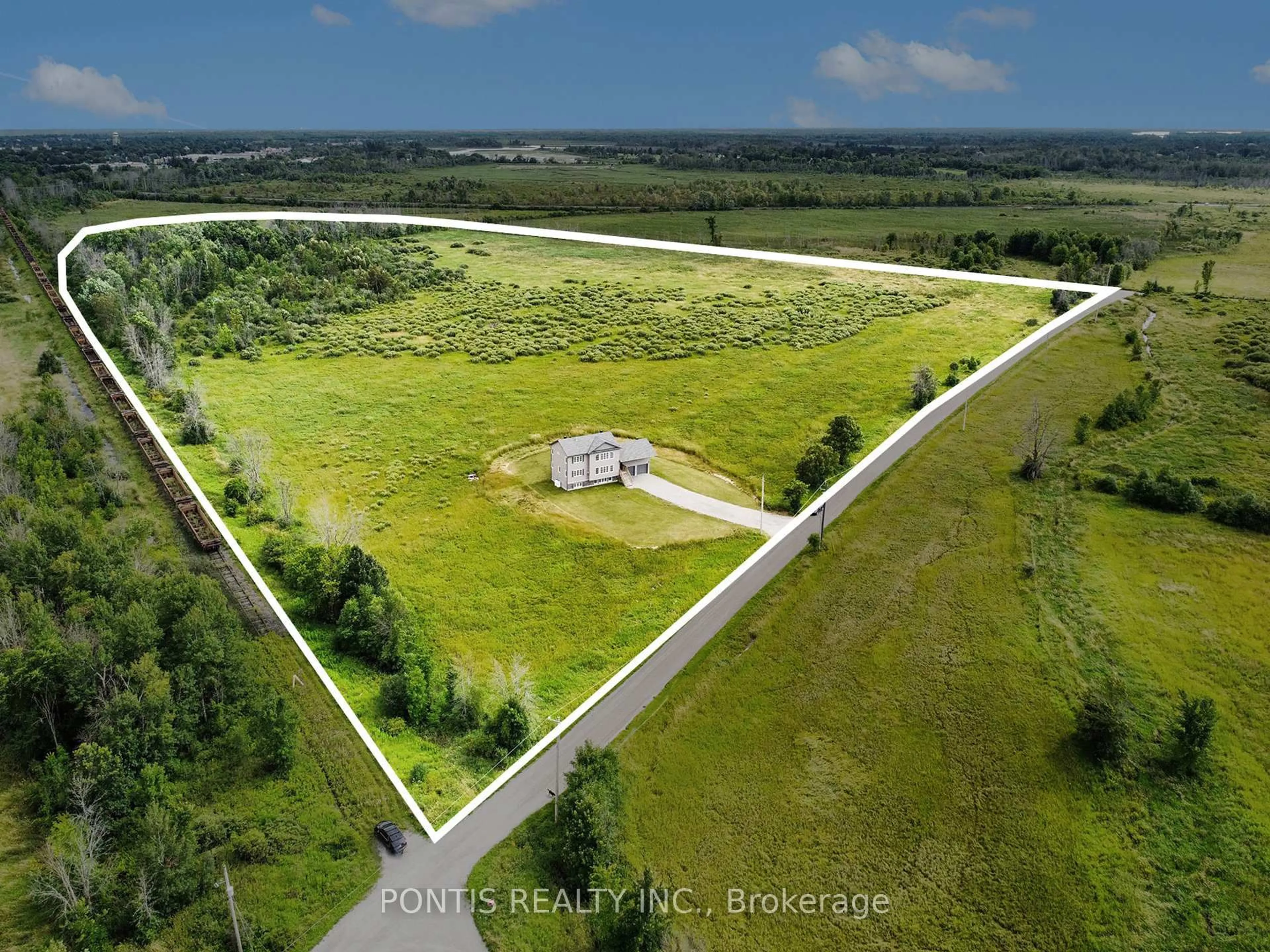 A pic from outside/outdoor area/front of a property/back of a property/a pic from drone, building for 491 Sturgess Rd, Smiths Falls Ontario K7A 4S7
