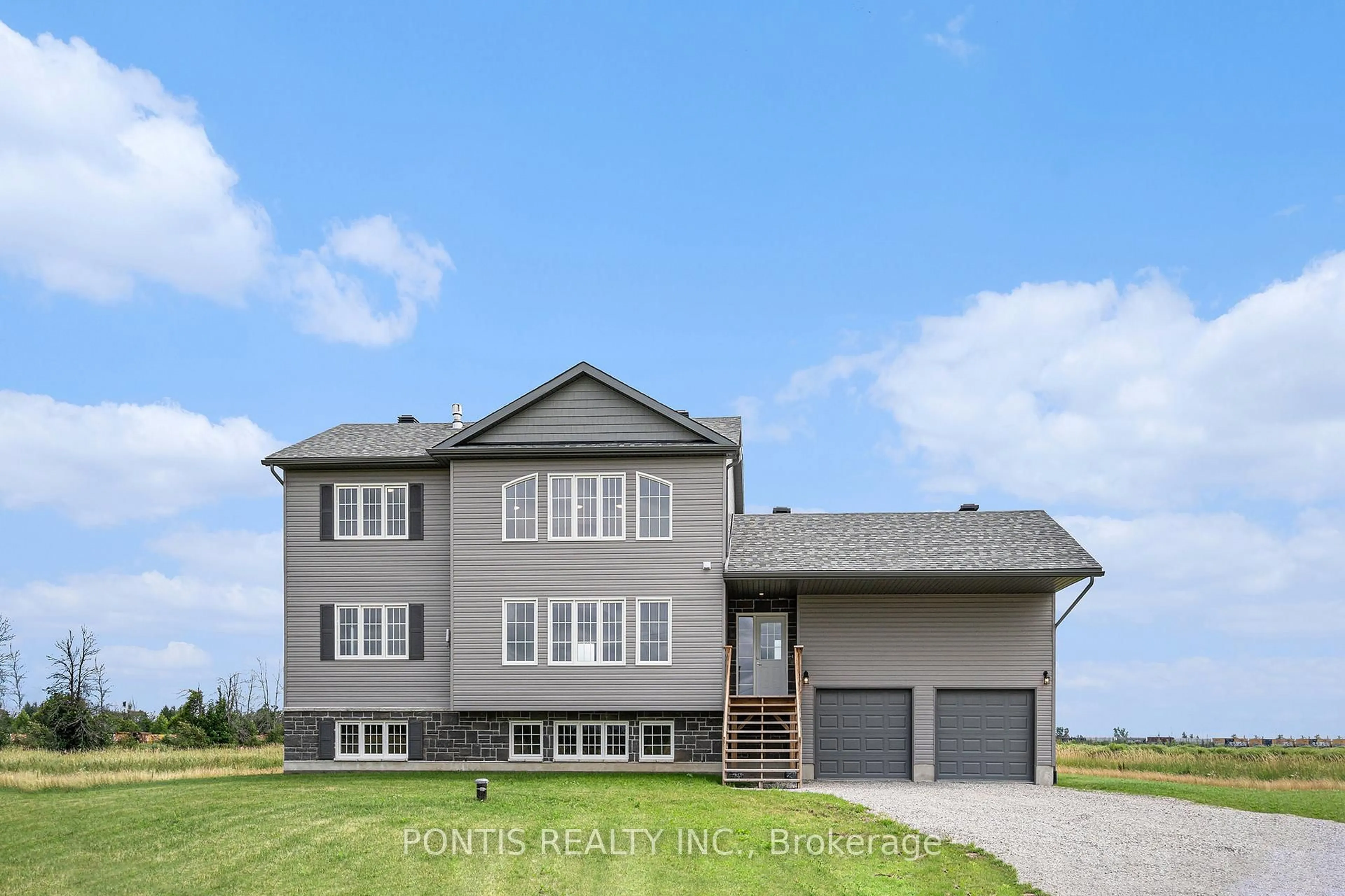 Home with vinyl exterior material, building for 491 Sturgess Rd, Smiths Falls Ontario K7A 4S7