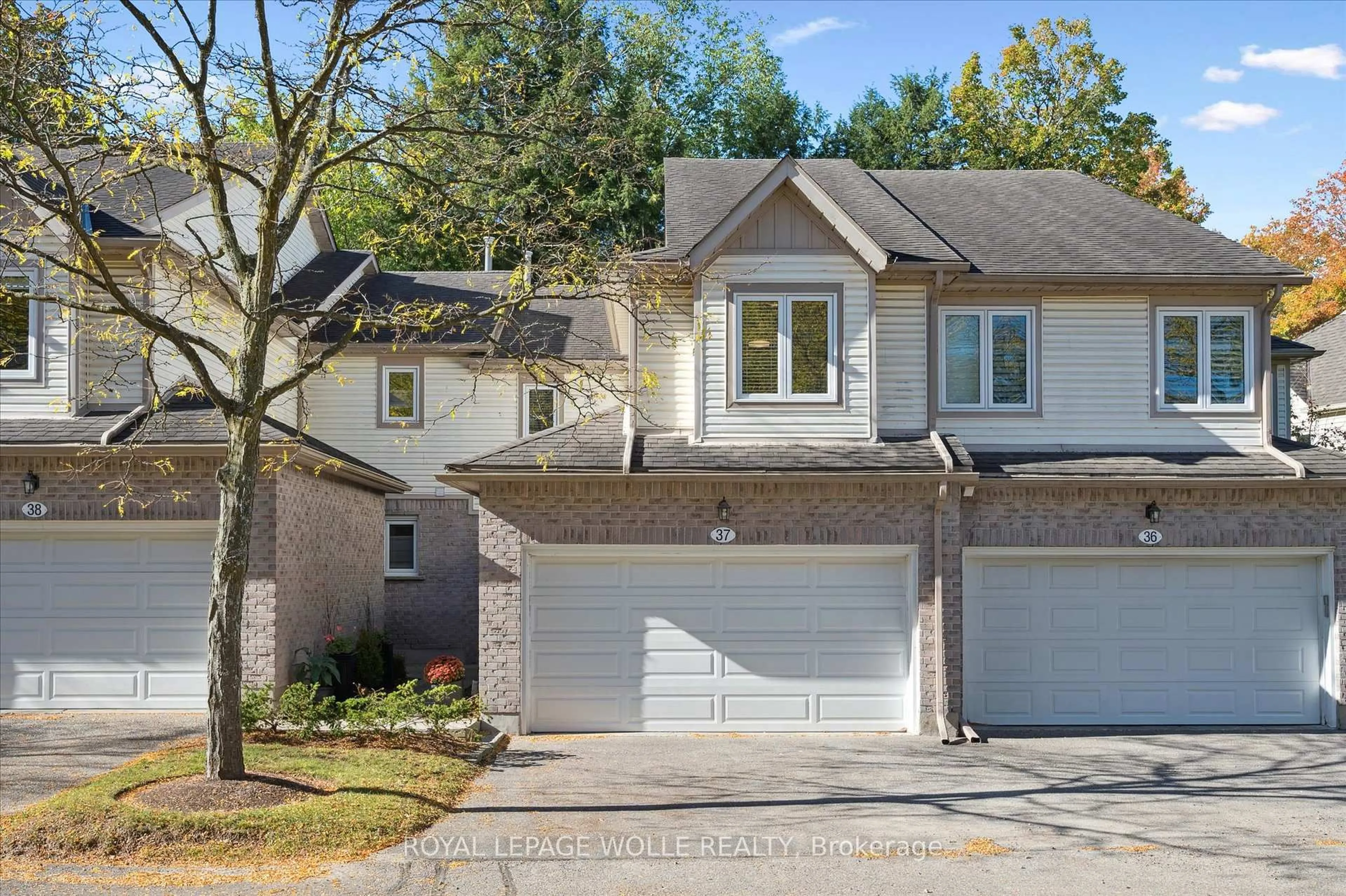 Home with brick exterior material, street for 365 Bennington Gate #37, Waterloo Ontario N2T 2L1