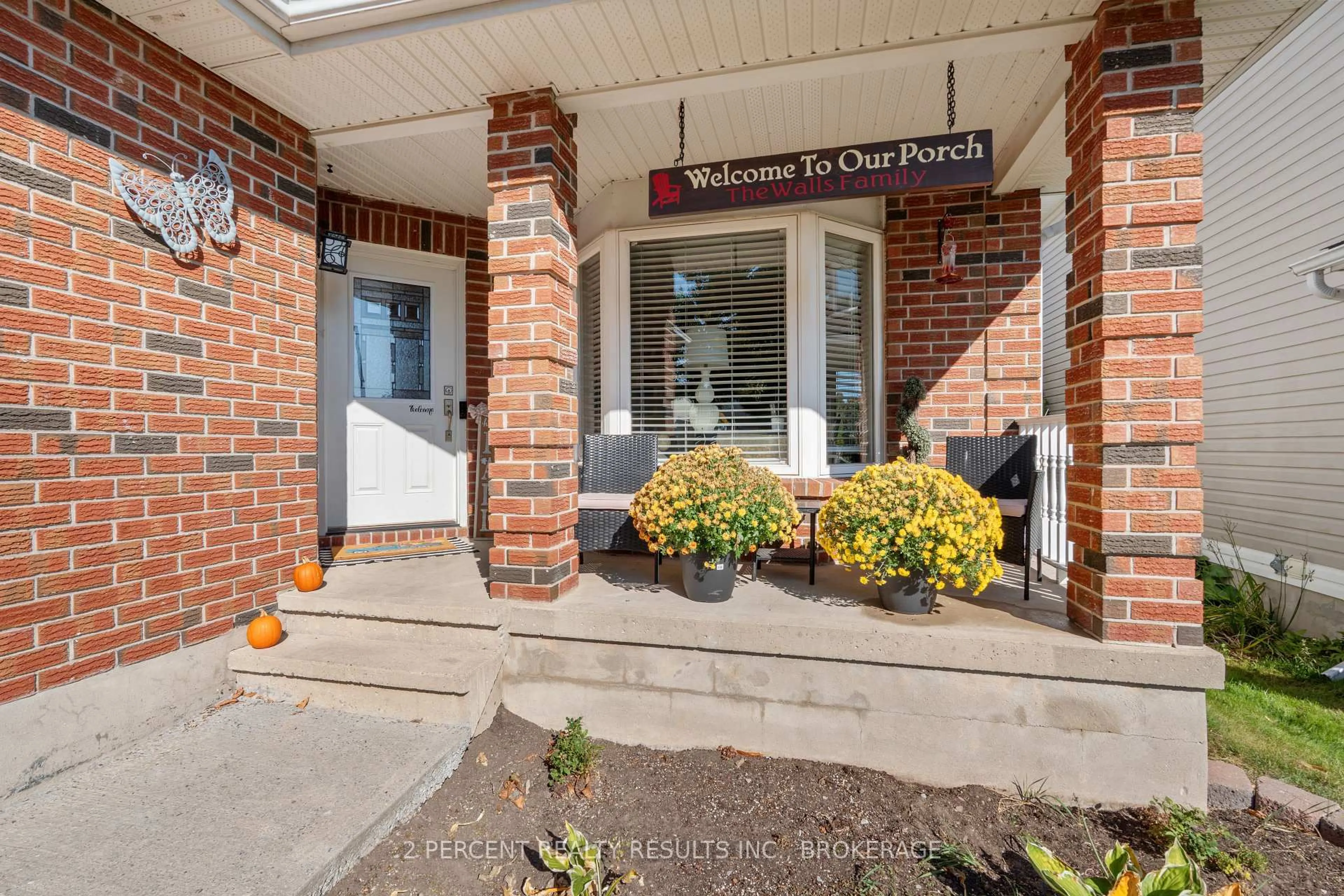 Indoor foyer for 1405 Fisher Cres, Kingston Ontario K7M 8T1