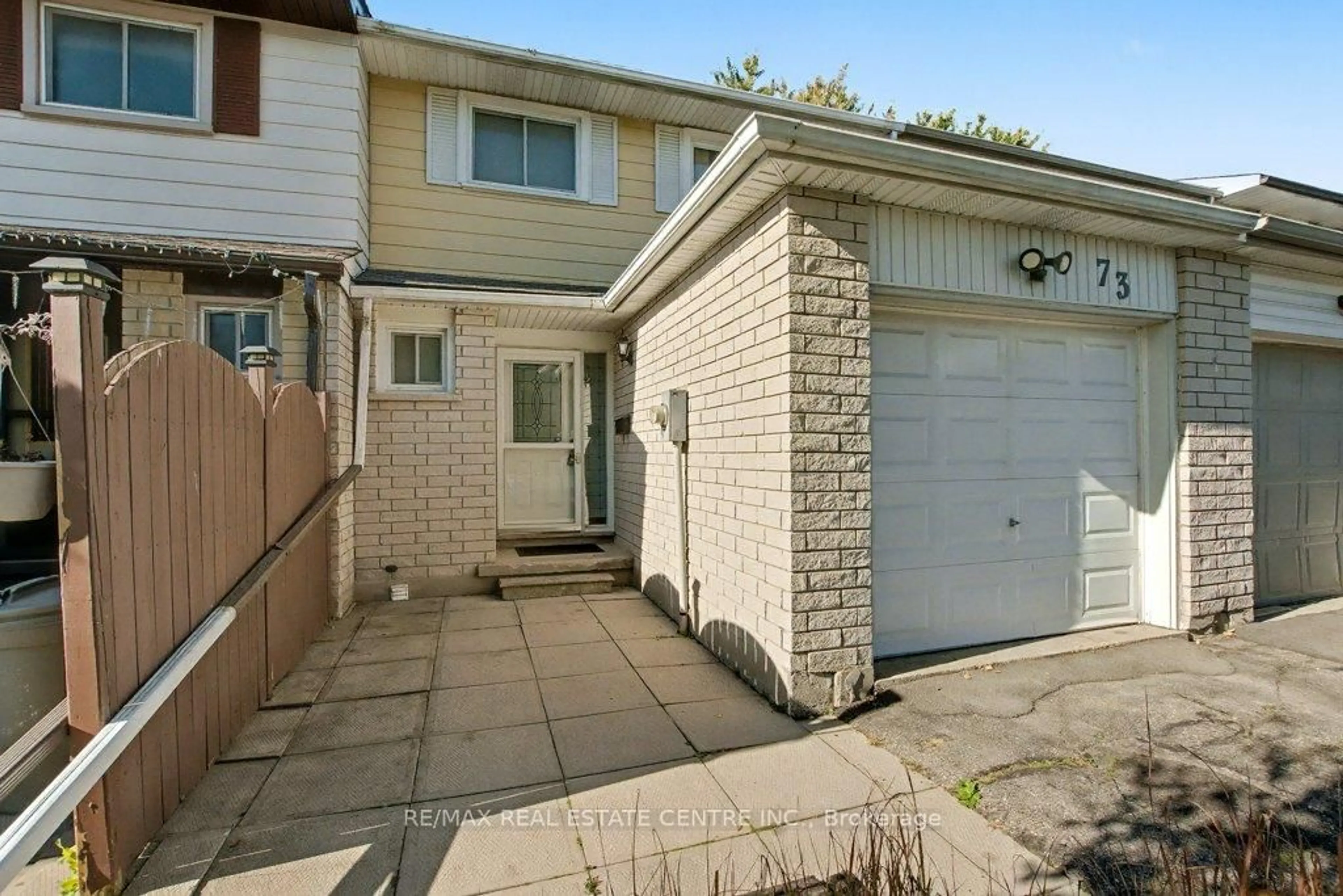 A pic from outside/outdoor area/front of a property/back of a property/a pic from drone, street for 73 Obermeyer Dr, Kitchener Ontario N2A 1P5