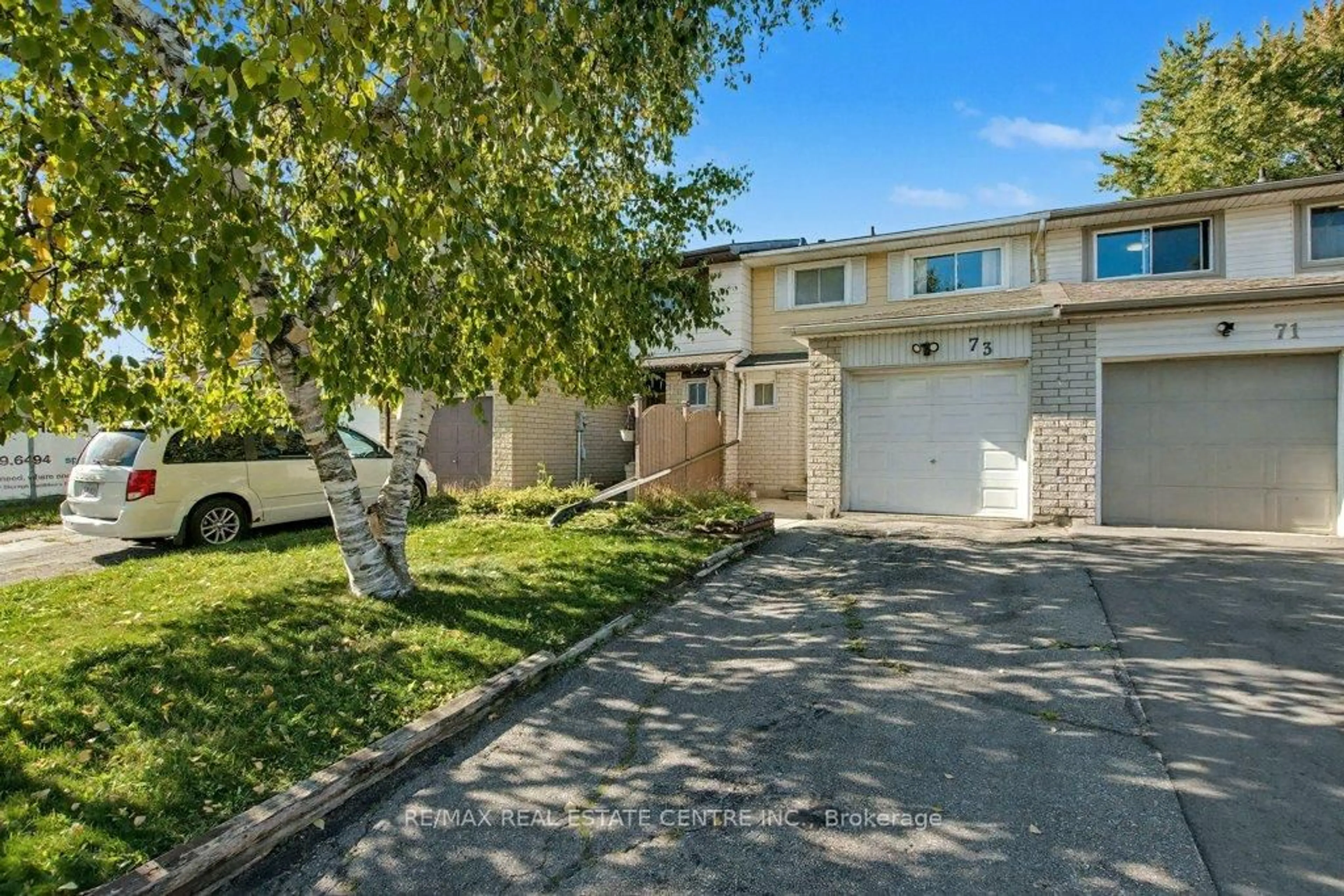 A pic from outside/outdoor area/front of a property/back of a property/a pic from drone, street for 73 Obermeyer Dr, Kitchener Ontario N2A 1P5