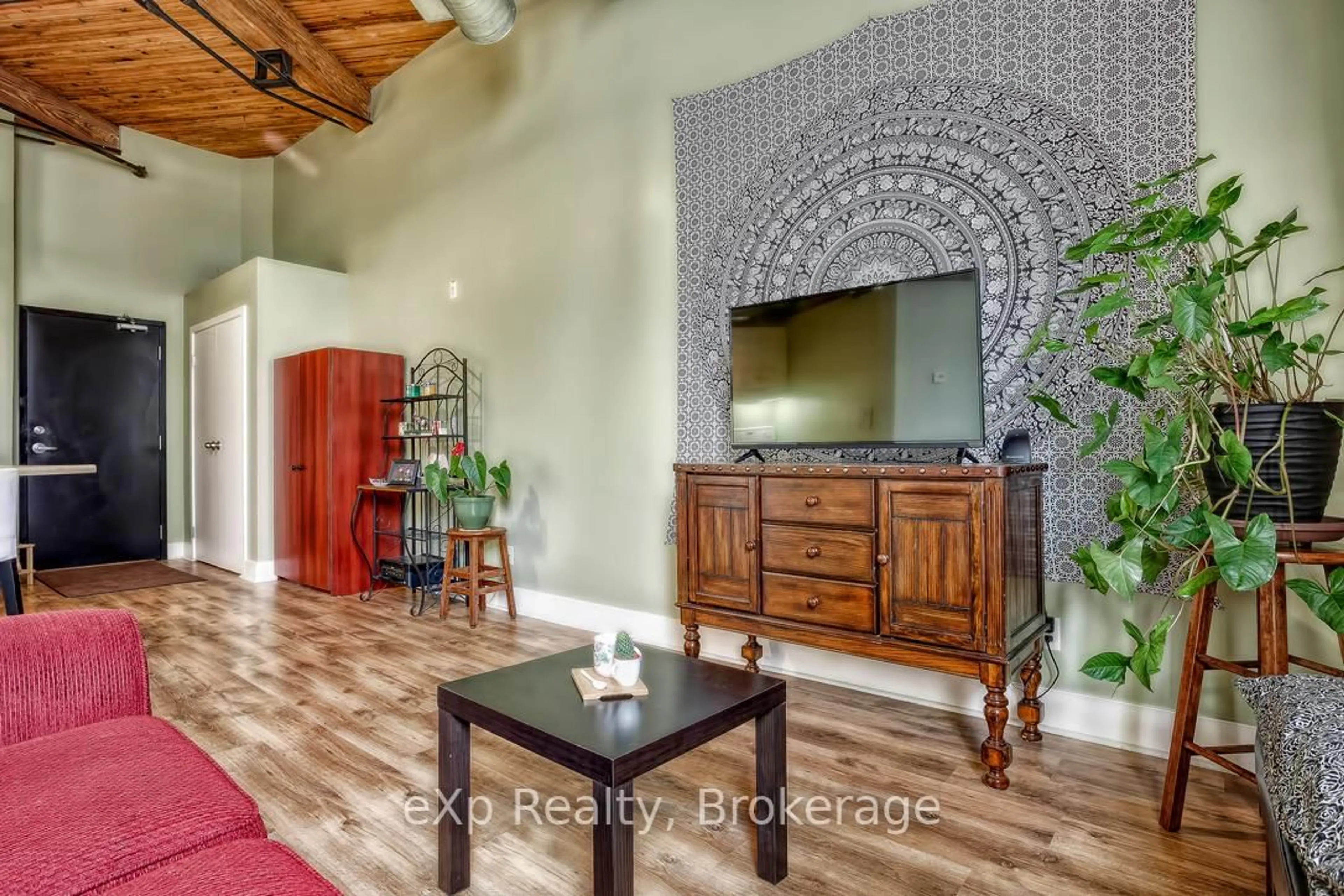 Unknown for 26 Ontario St #111, Guelph Ontario N1E 7K1