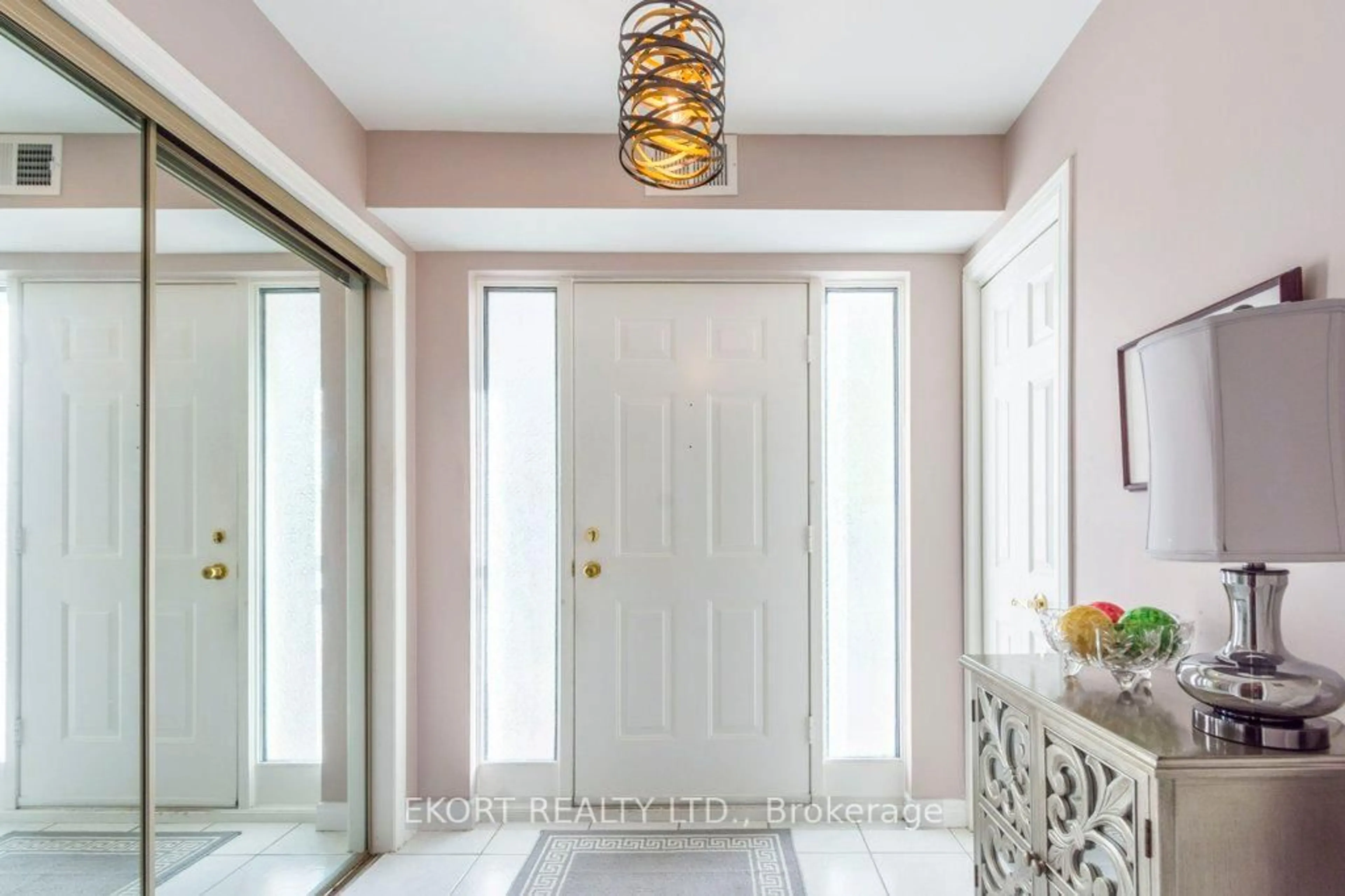 Indoor entryway for 179 Herchimer Ave #19, Belleville Ontario K8N 4G7