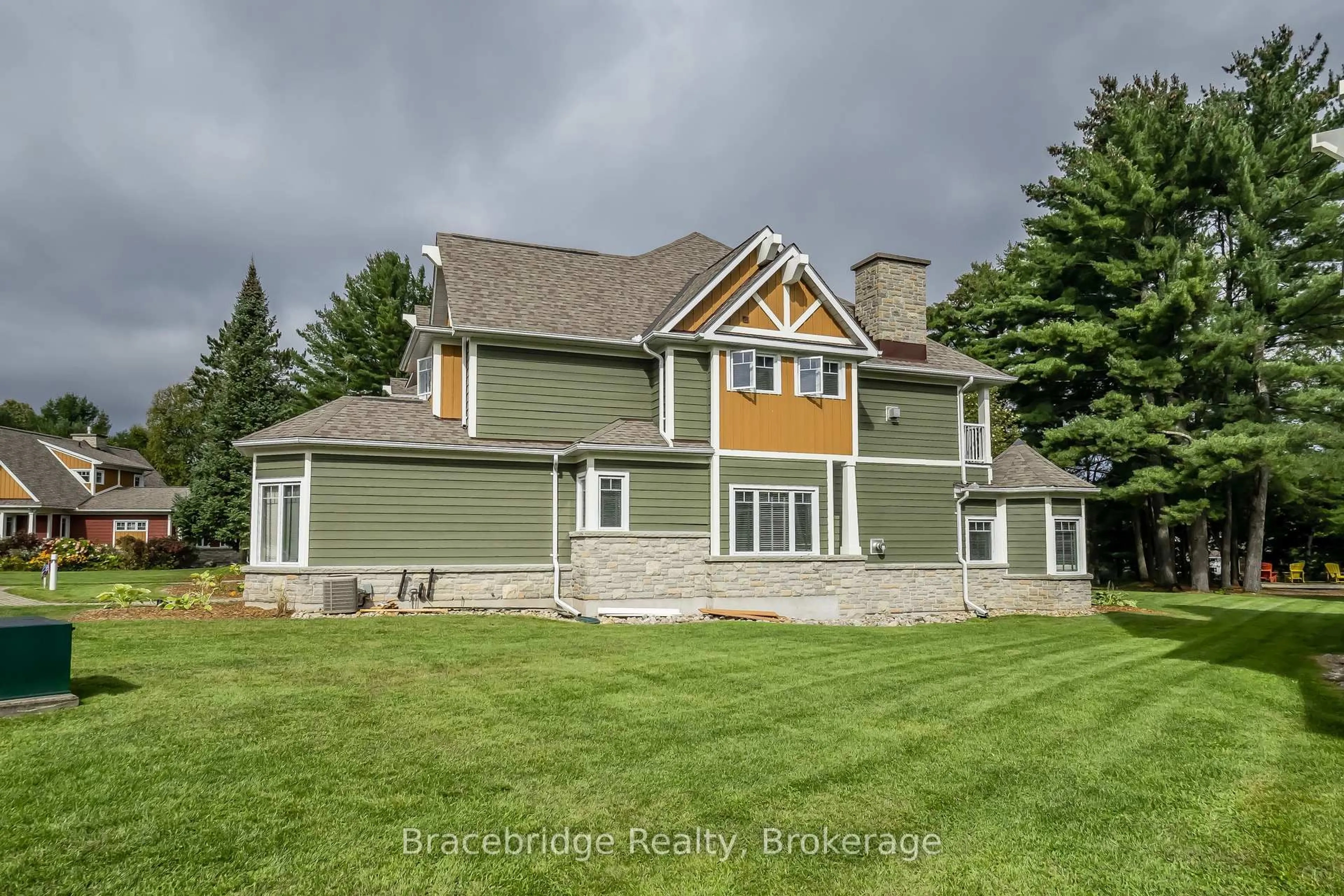 Home with vinyl exterior material, unknown for 1020 Birch Glen Road Highway #Villa 6 W1 or W10, Lake of Bays Ontario P0B 1A0