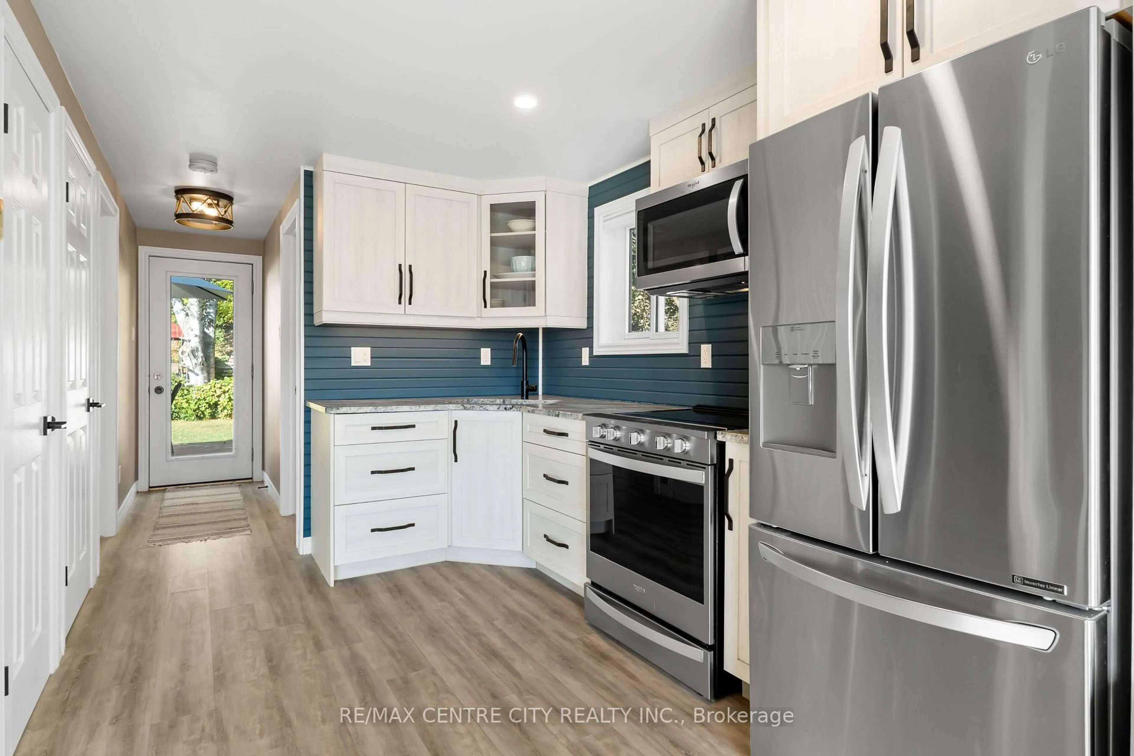 Open concept kitchen, ceramic/tile floor for 417 Edith Cavell Blvd, Central Elgin Ontario N5L 1E7