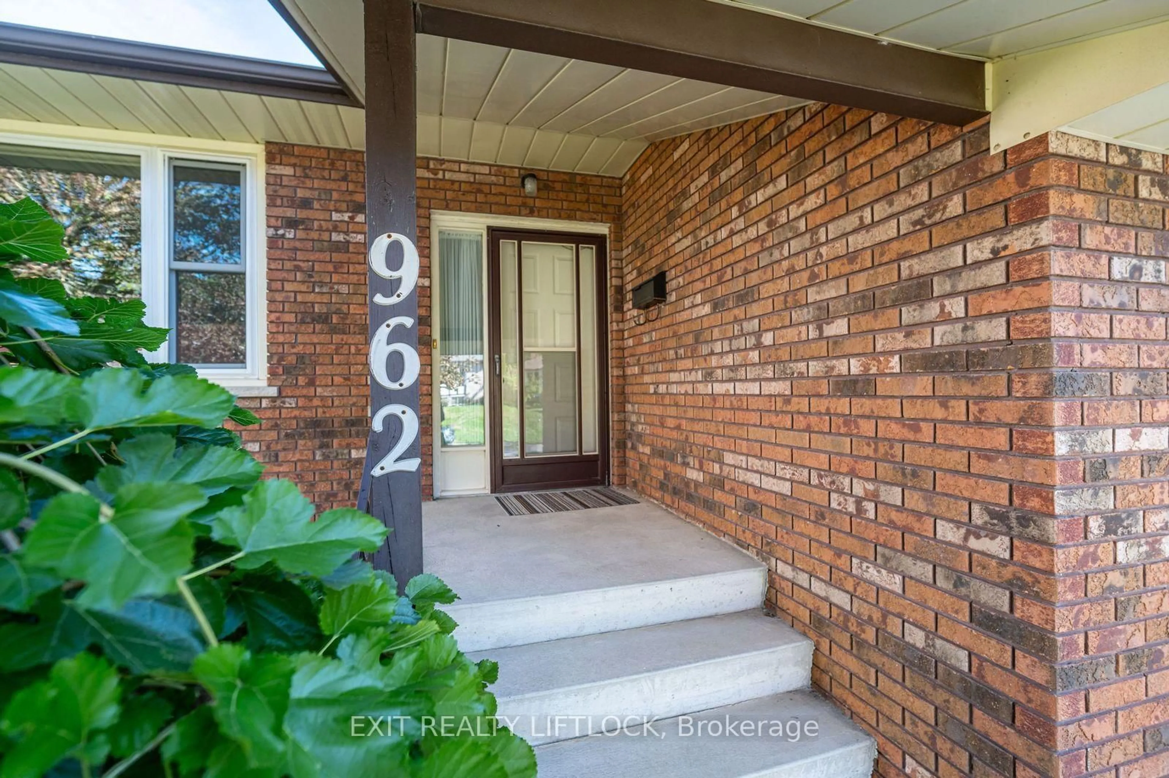 Unknown for 962 Golfview Rd, Peterborough Ontario K9J 7W4