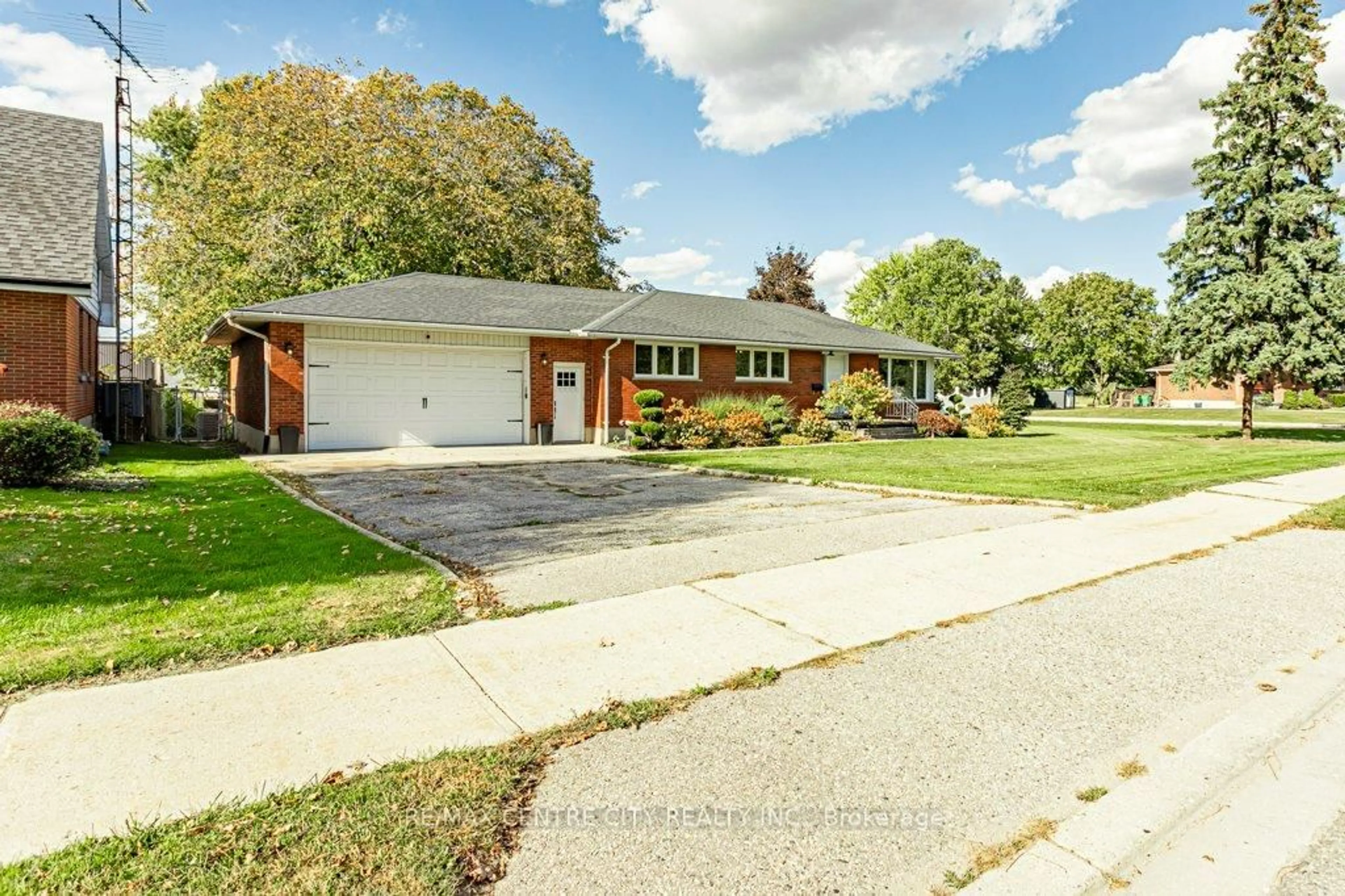 Home with brick exterior material, street for 194 Appin Rd, Southwest Middlesex Ontario N0L 1M0