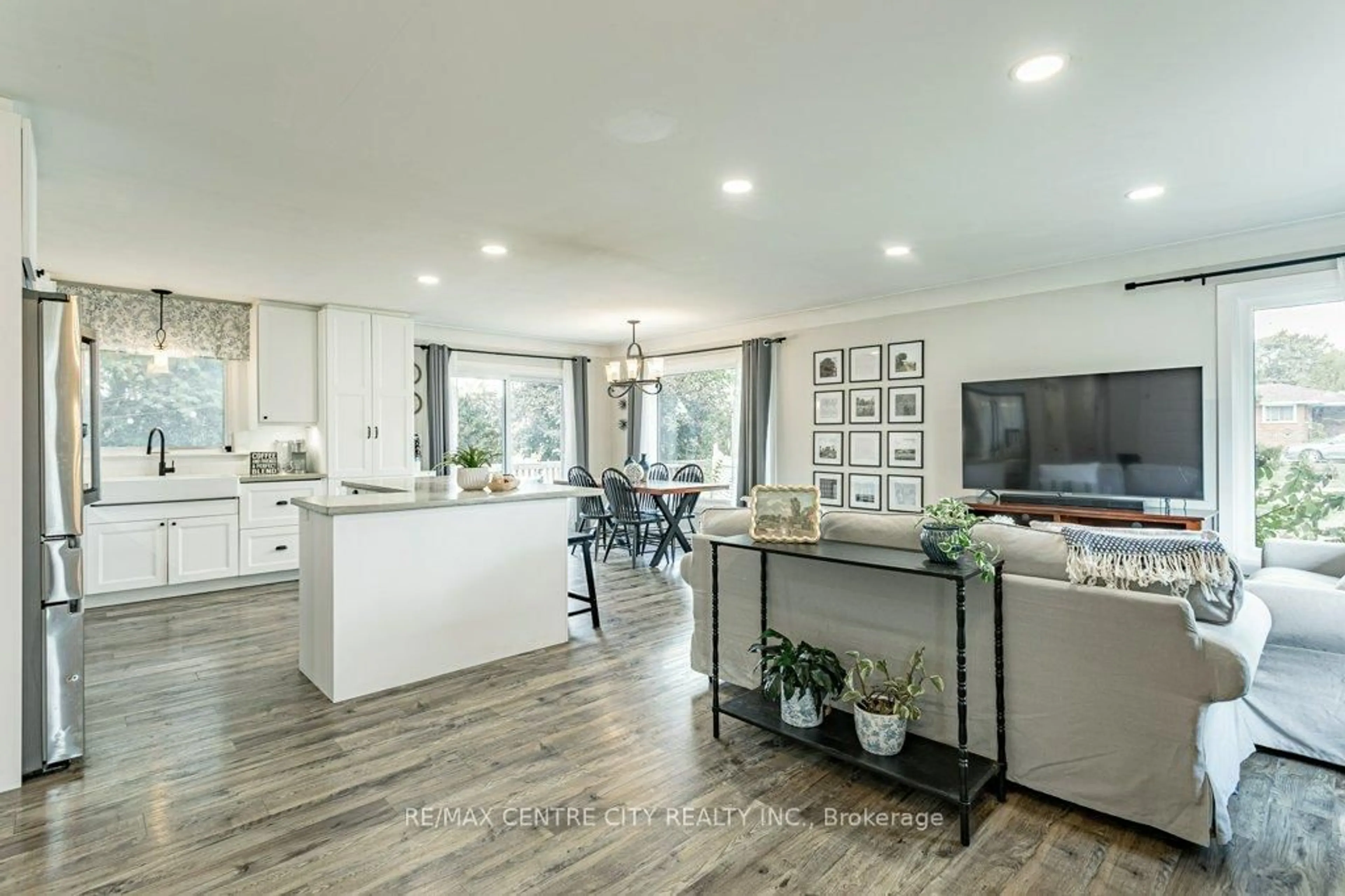 Open concept kitchen, unknown for 194 Appin Rd, Southwest Middlesex Ontario N0L 1M0