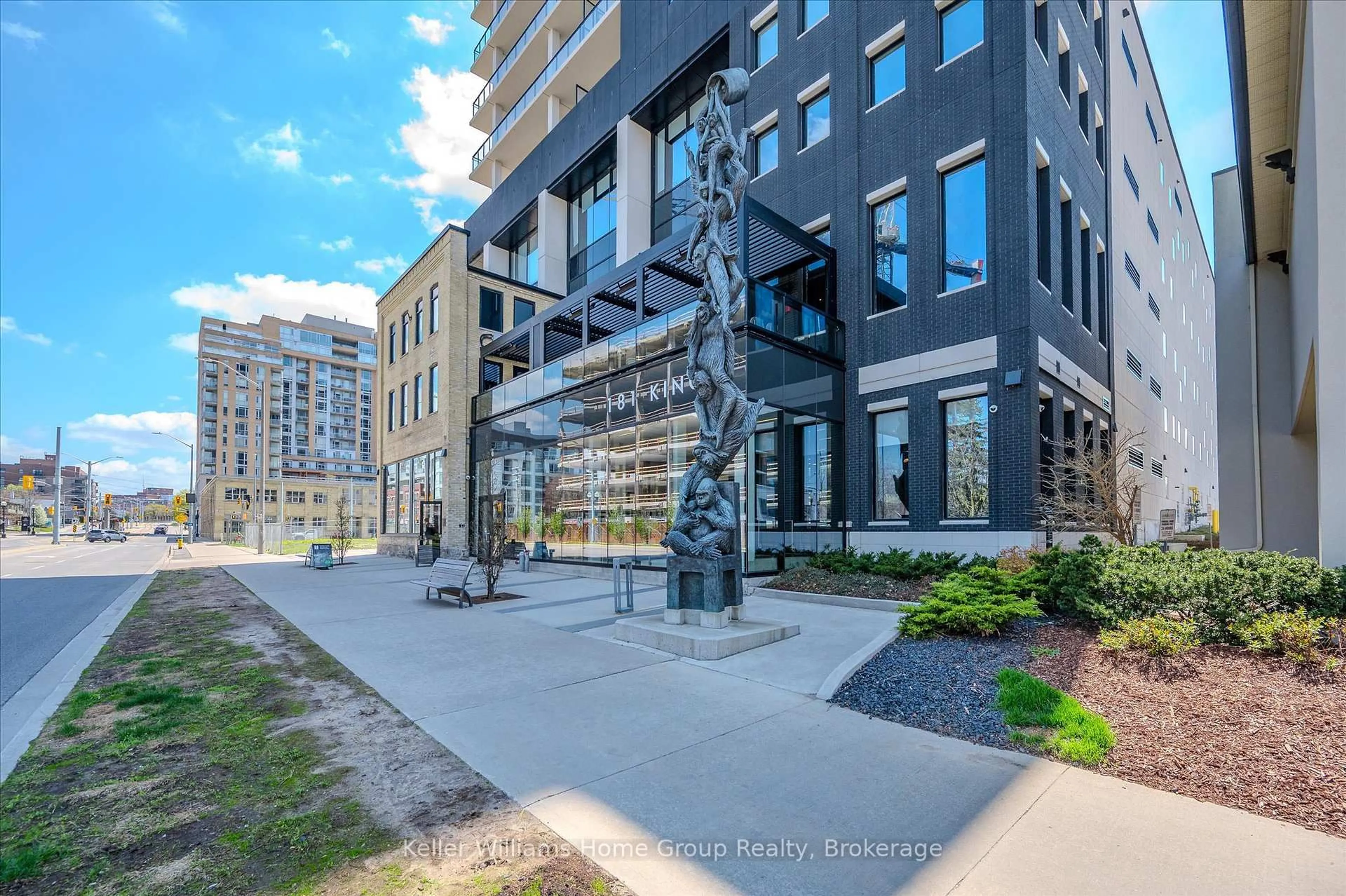 Patio, street for 181 King St #1105, Waterloo Ontario N2J 0E7