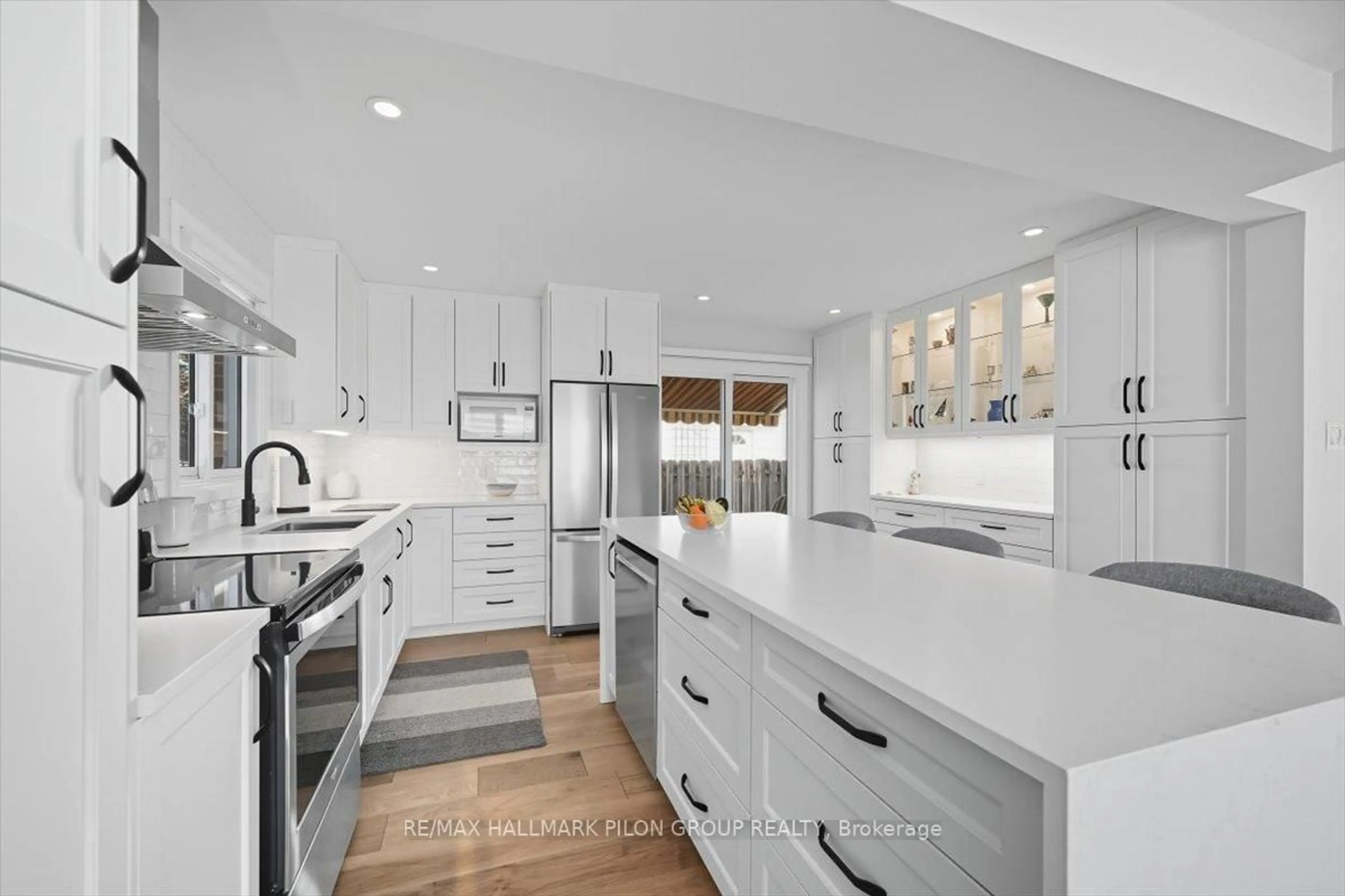 Contemporary kitchen, ceramic/tile floor for 6343 Viseneau Dr, Ottawa Ontario K1C 2G8