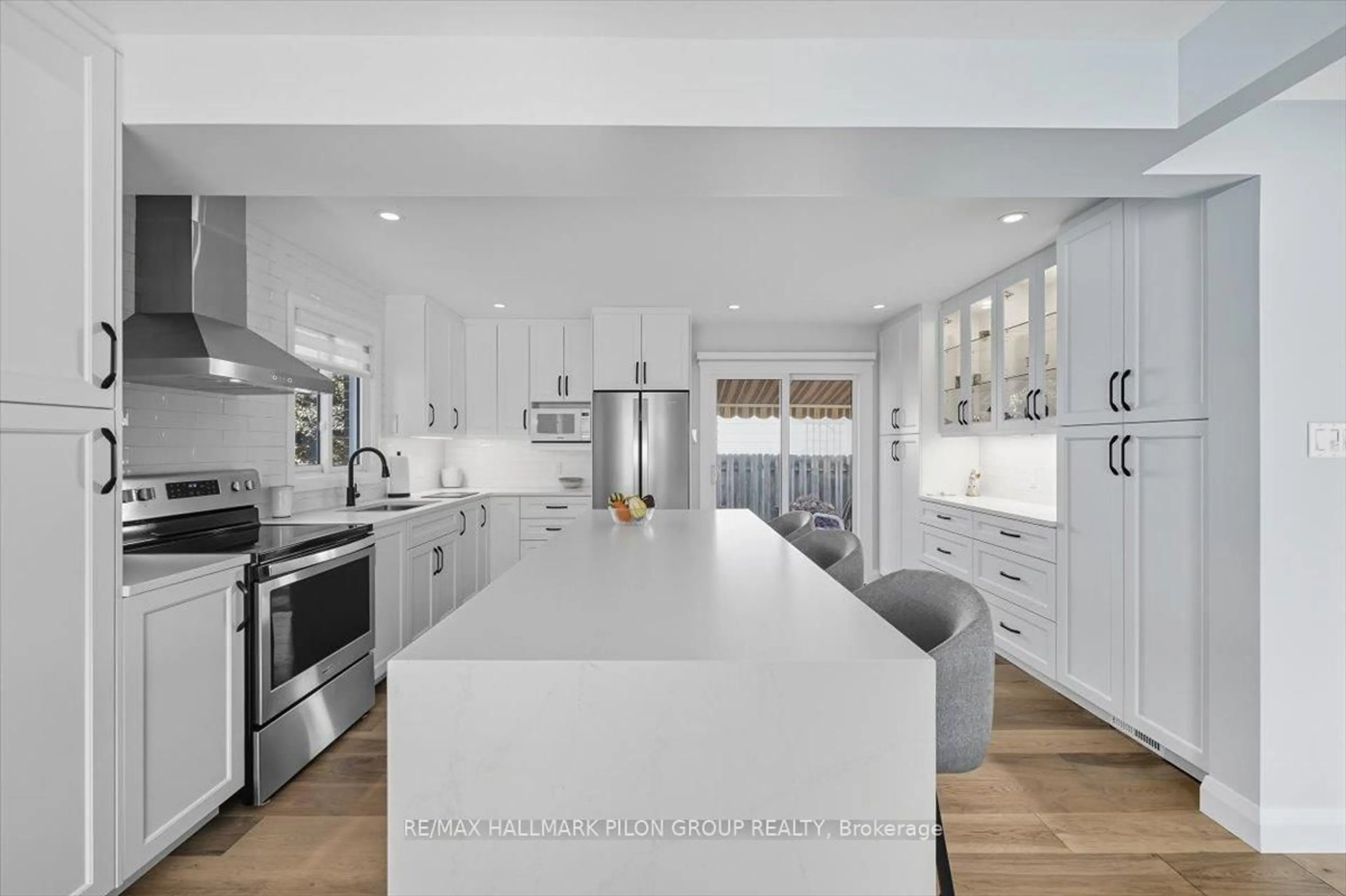 Contemporary kitchen, ceramic/tile floor for 6343 Viseneau Dr, Ottawa Ontario K1C 2G8