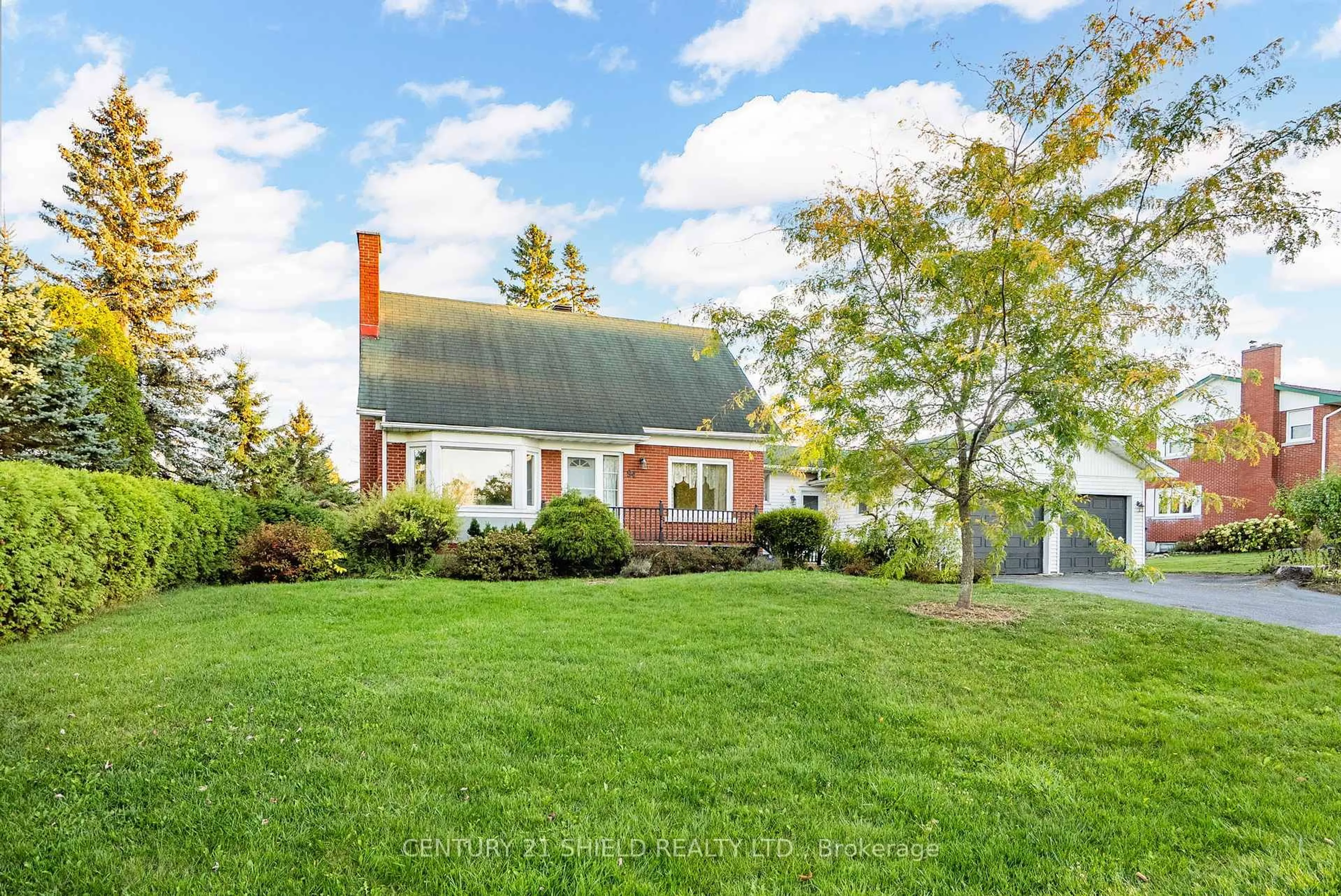 A pic from outside/outdoor area/front of a property/back of a property/a pic from drone, unknown for 94 COLUMBIA Ave, South Stormont Ontario K0C 1P0