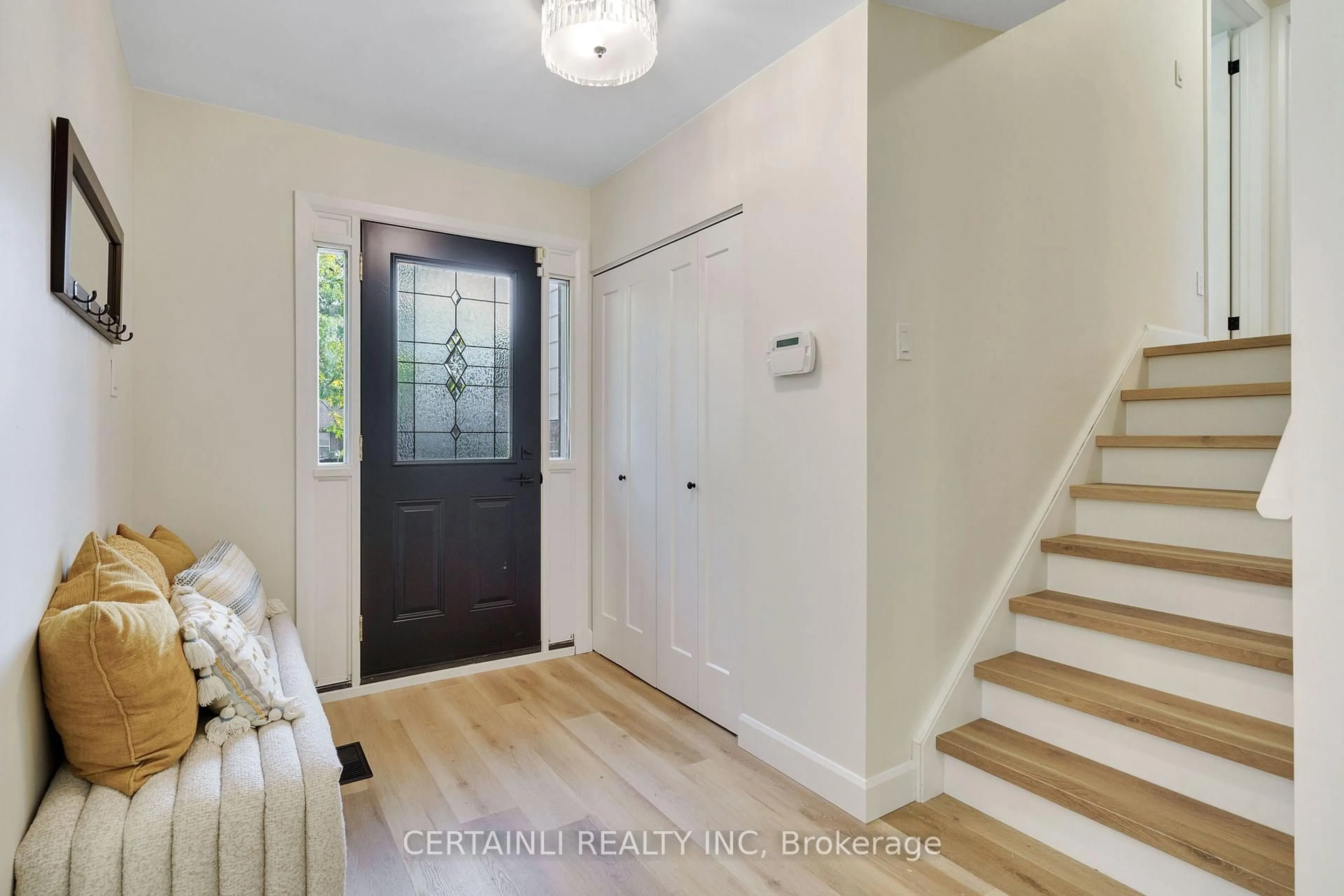 Indoor entryway for 1180 Guildwood Blvd, London North Ontario N6H 4G9
