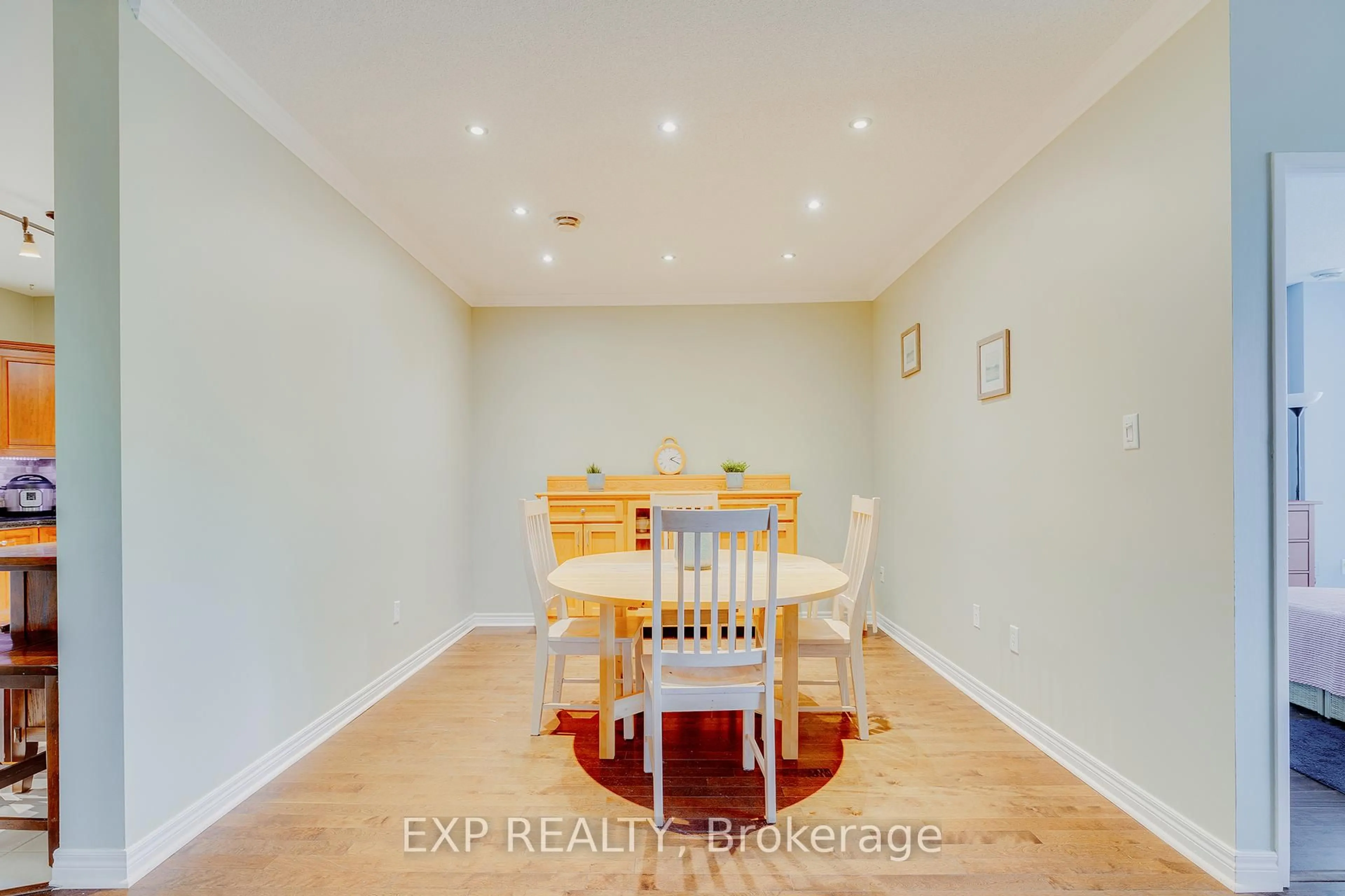 Dining room, wood/laminate floor for 255 Keats Way #403, Waterloo Ontario N2L 6N6
