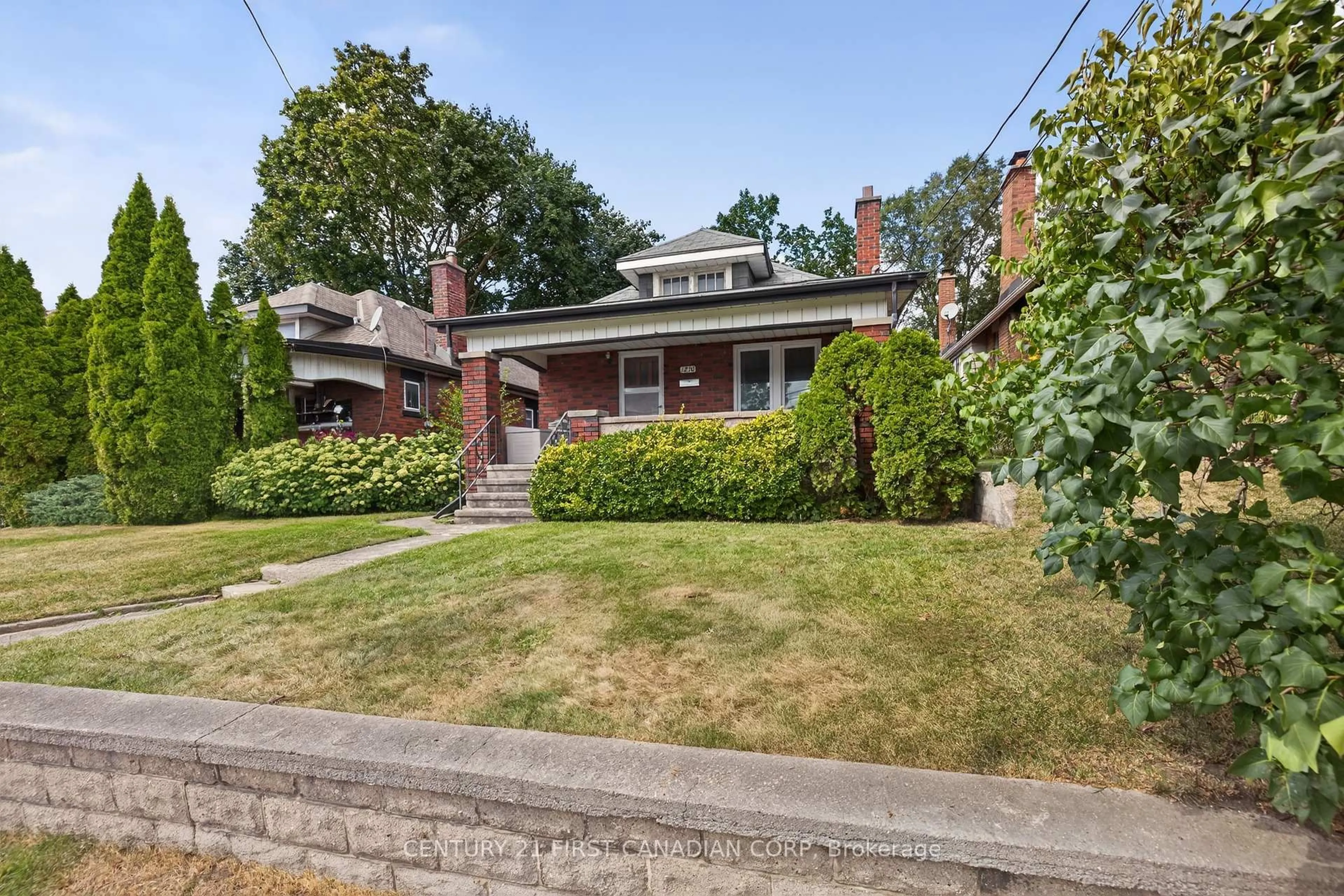 Home with brick exterior material, street for 1230 Dundas St, London East Ontario N5W 3B2